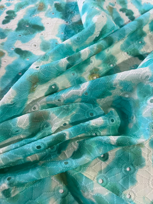 XII 028 broderie anglaise tie dye green