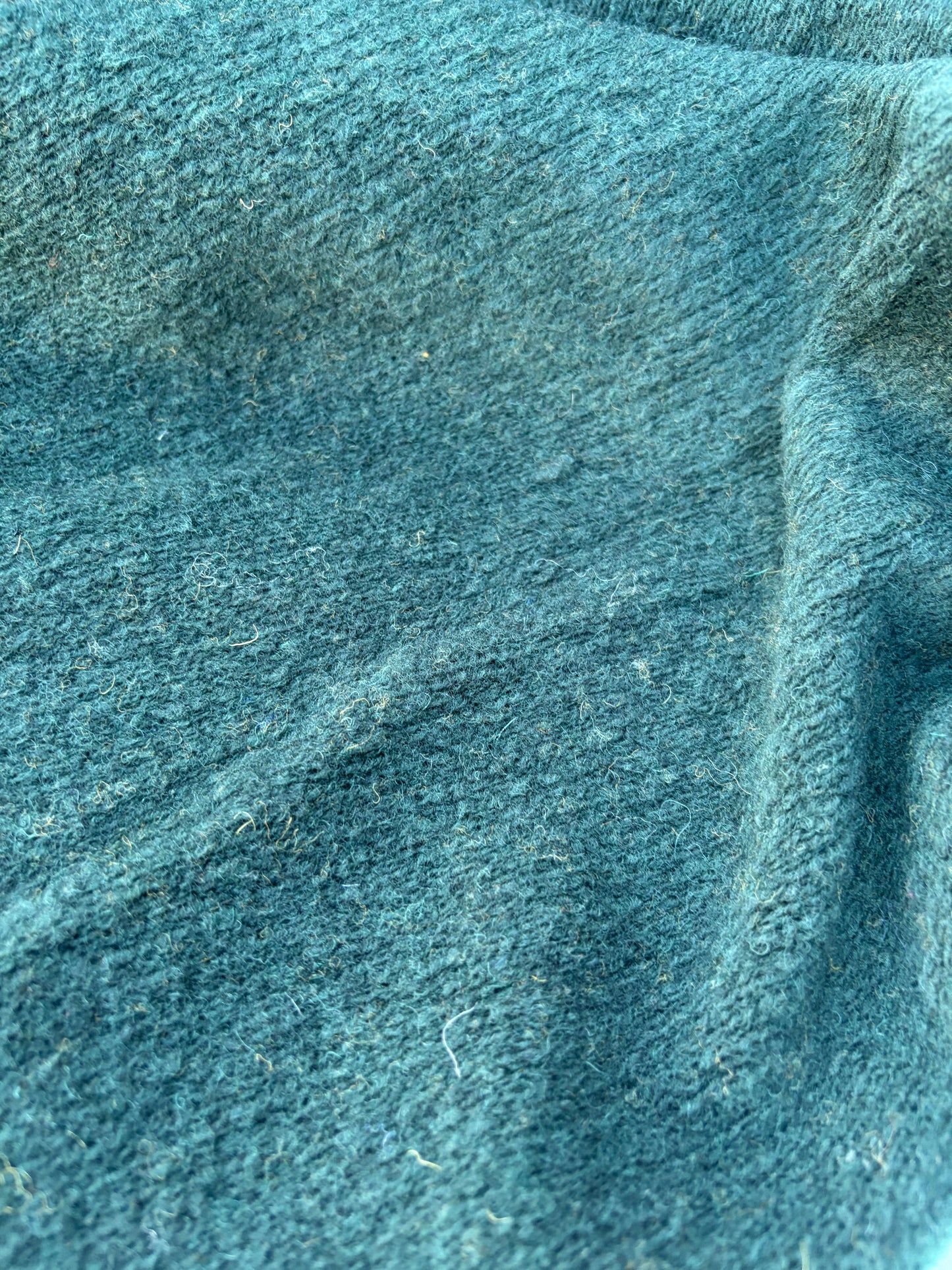 WILD WOOL 032 dark green boiled wool