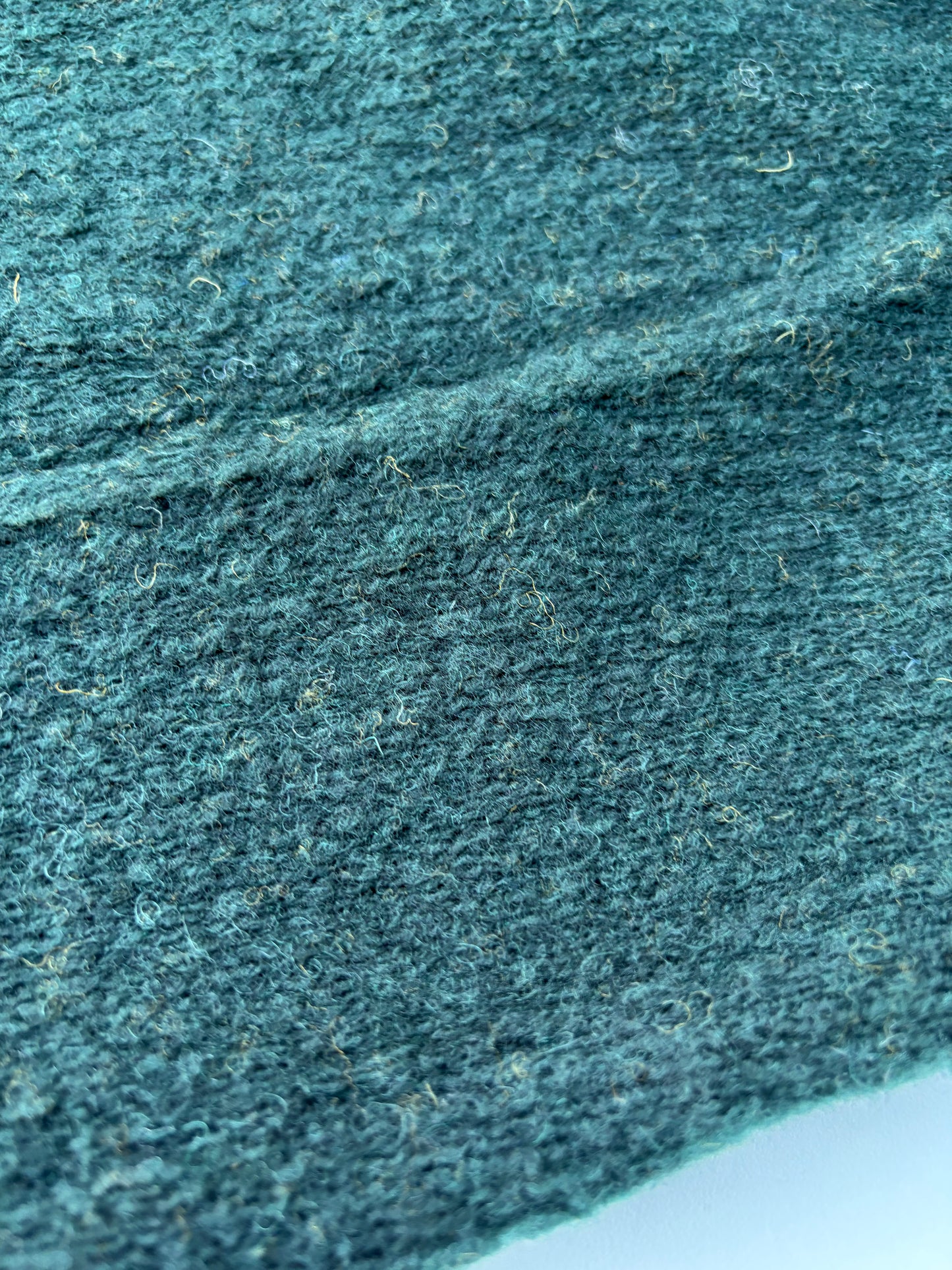 WILD WOOL 032 dark green boiled wool