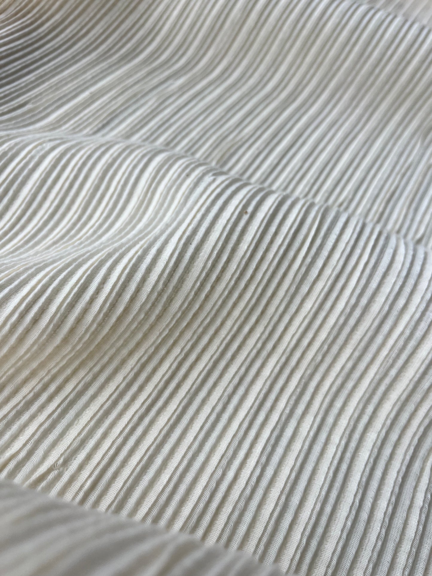 ATHENA 032 gauze pleated Issey light vanilla