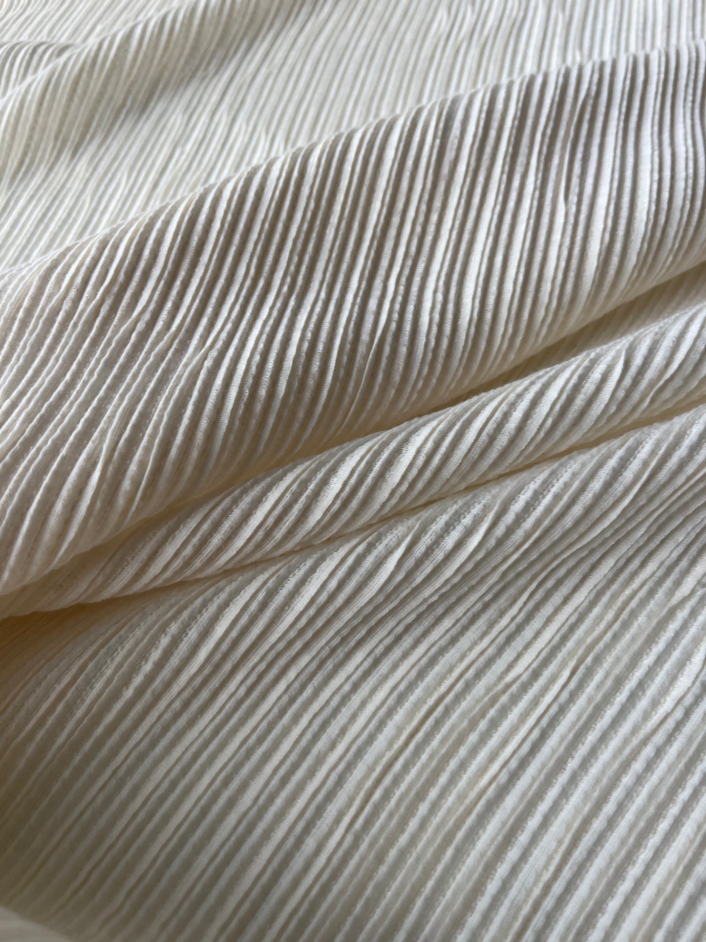 ATHENA 032 gauze pleated Issey light vanilla