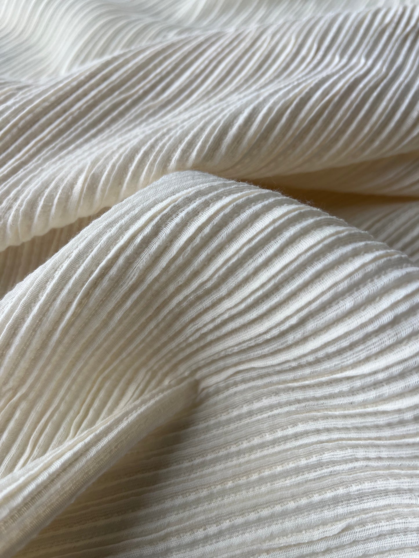 ATHENA 032 gauze pleated Issey light vanilla