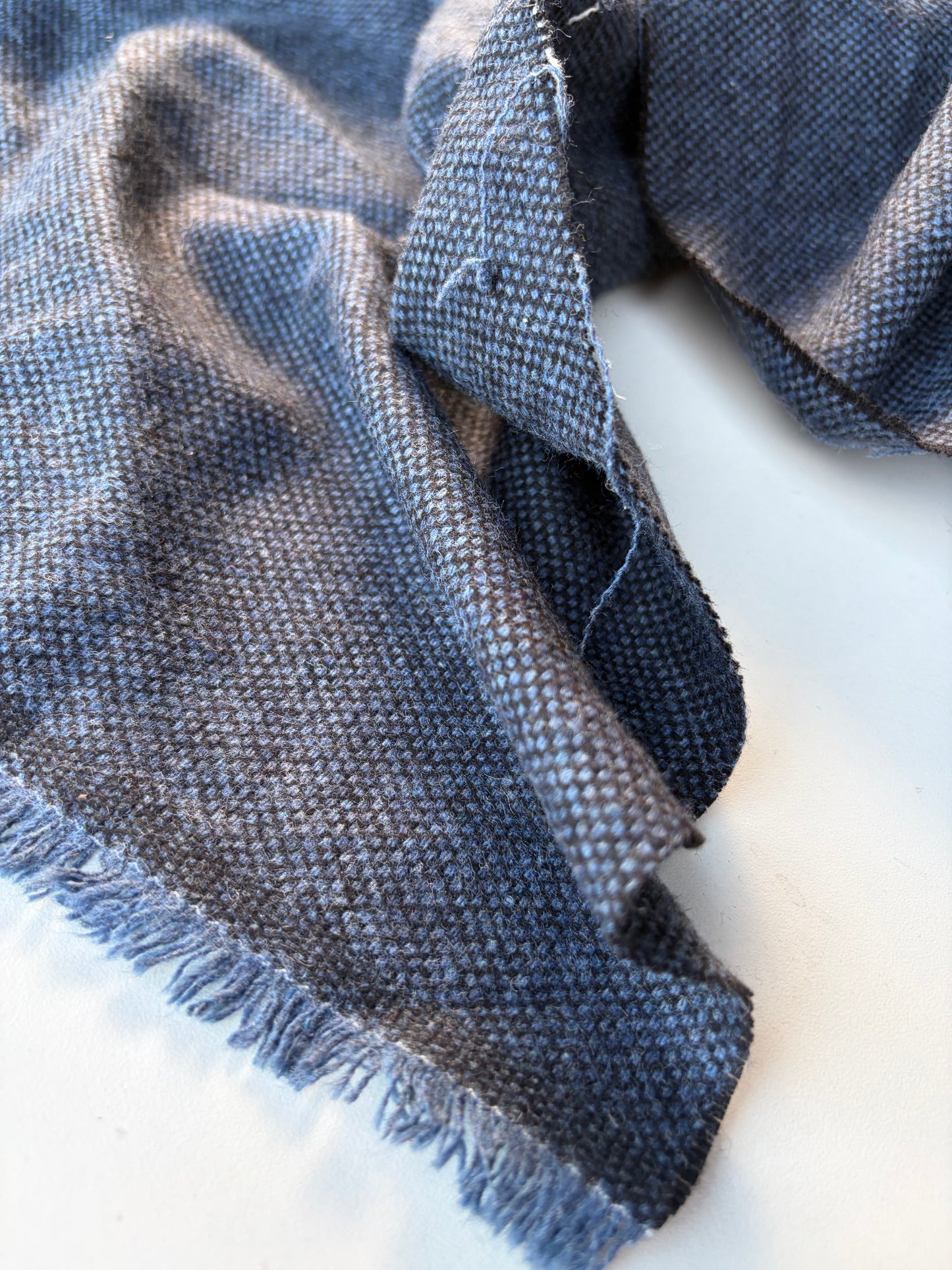 HARVEST SEASON 011 indigo/navy coloured shetland wool tweed