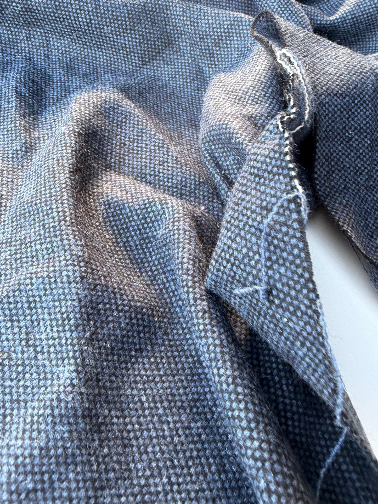 HARVEST SEASON 011 indigo/navy coloured shetland wool tweed