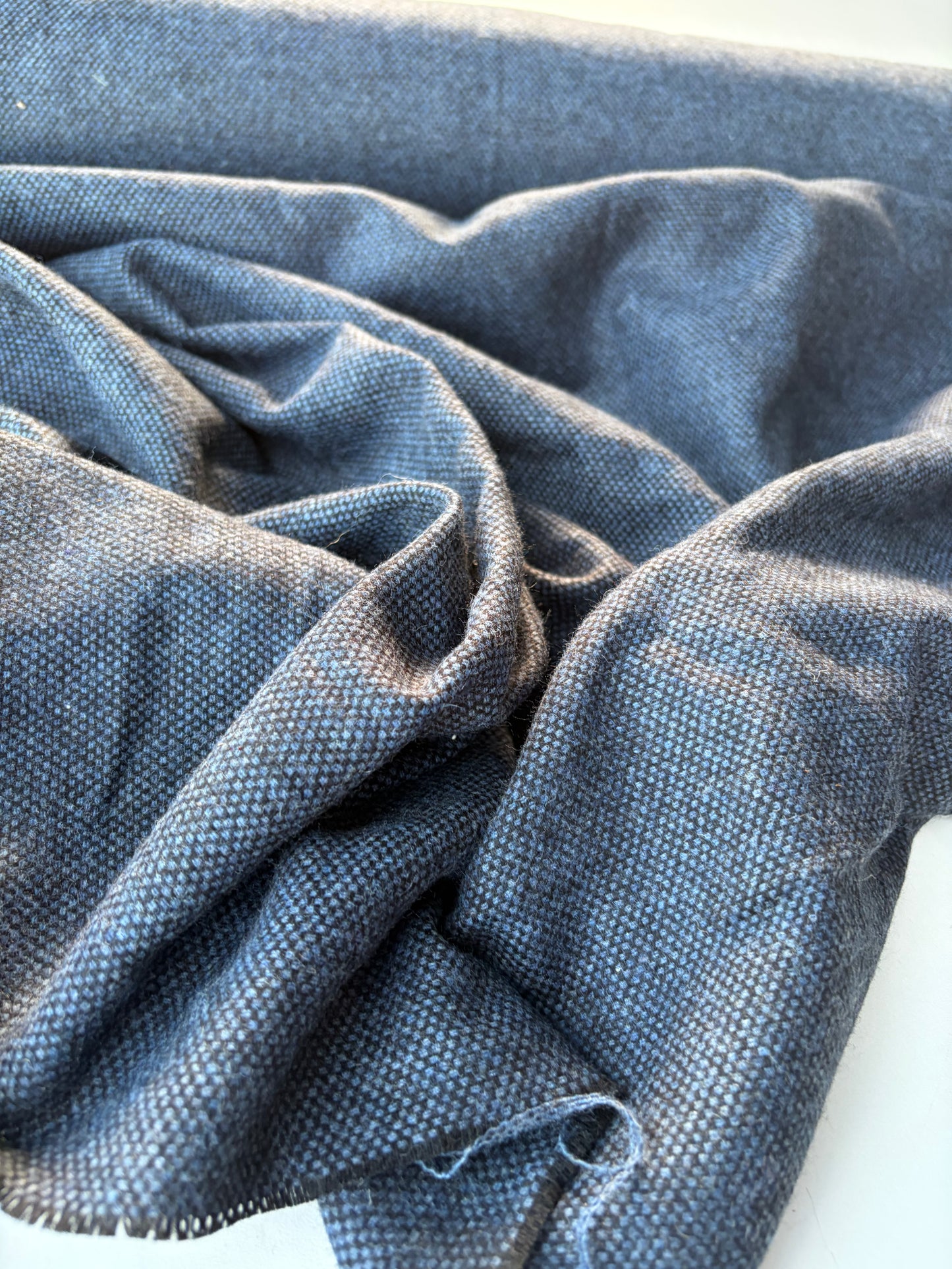 HARVEST SEASON 011 indigo/navy coloured shetland wool tweed