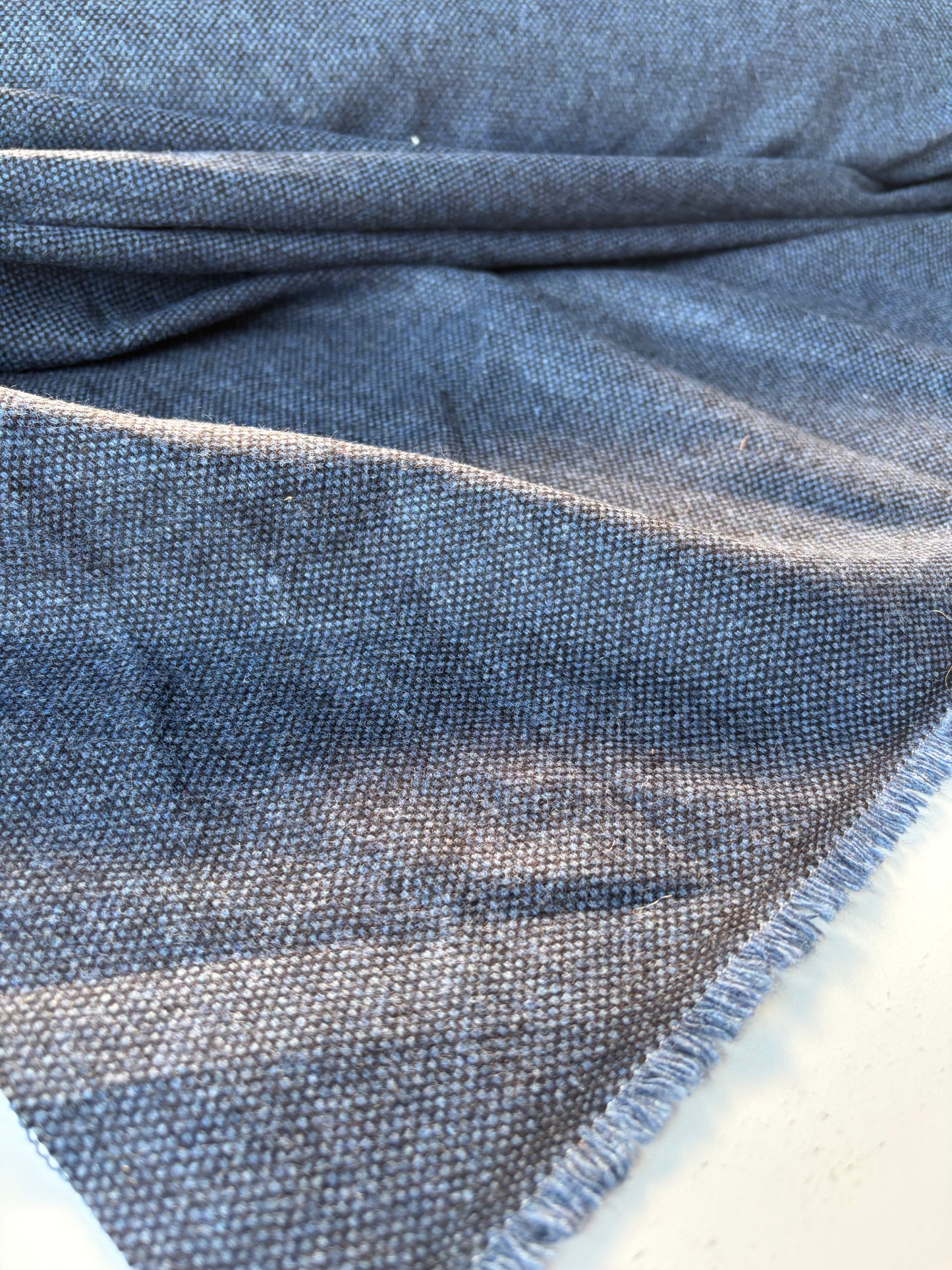 HARVEST SEASON 011 indigo/navy coloured shetland wool tweed
