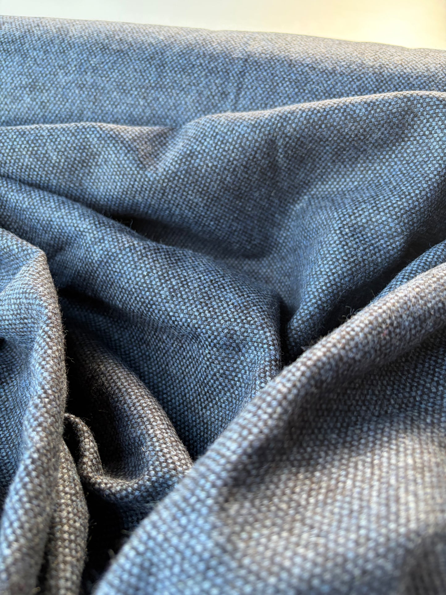 HARVEST SEASON 011 indigo/navy coloured shetland wool tweed