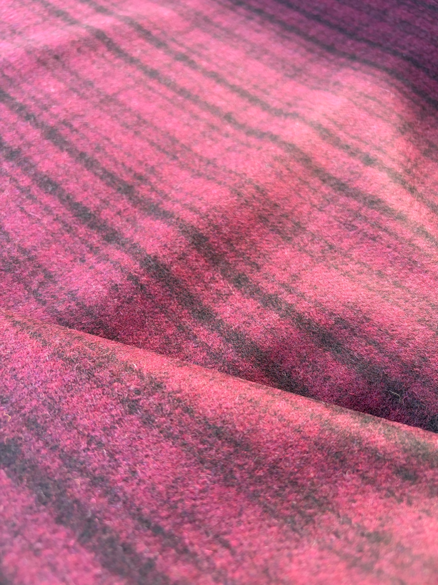 HARVEST SEASON 015 aubergine checkered carded wool