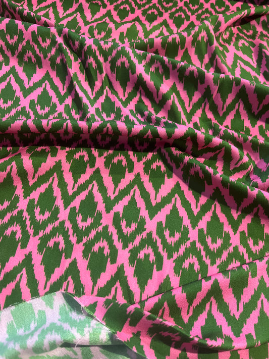 XII 059 viscose crêpe print green/fuchsia ethnical design