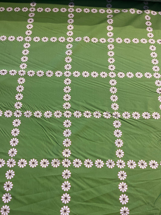 XII 060 cotton poplin green daffodils