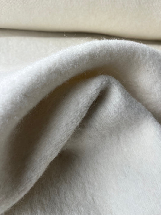 JUNO 008 heavy lambwool off white