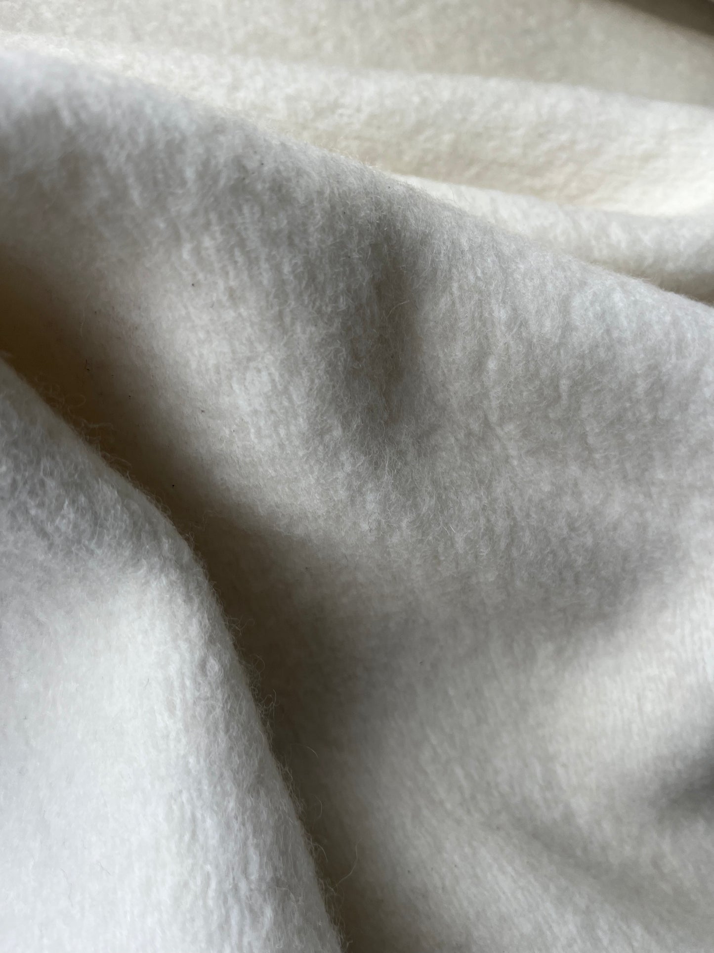 JUNO 008 heavy lambwool off white