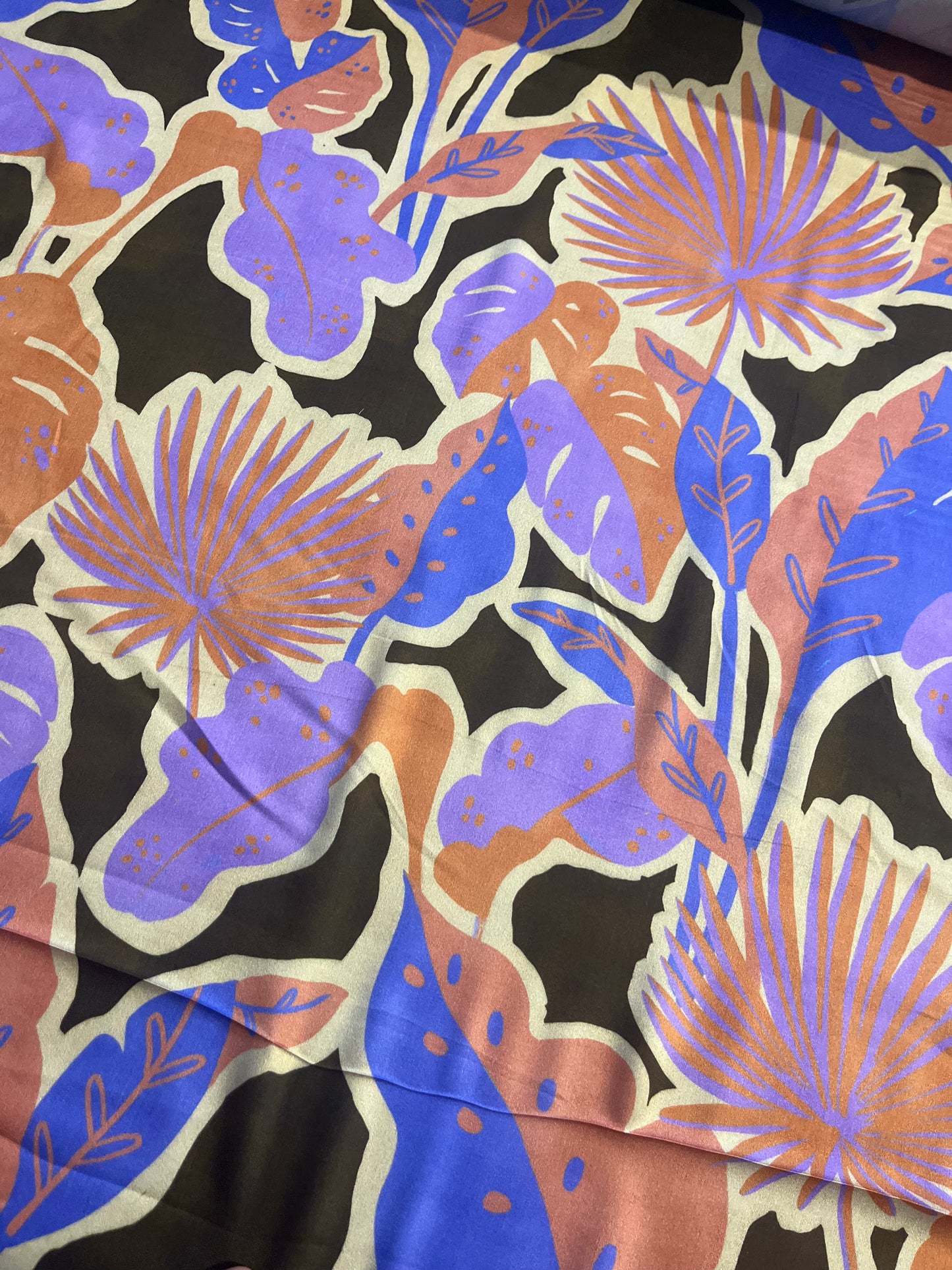 XII 062 satin viscose jungle print lilac/pink/brown