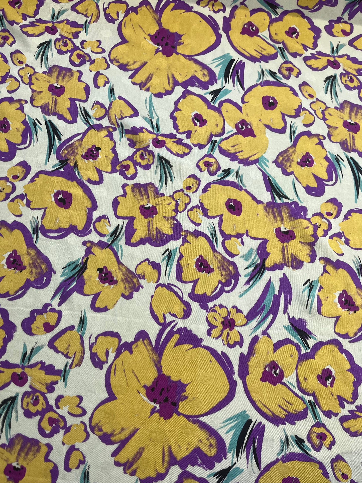 XII 063 warm viscose twill print purple/yellow flowers