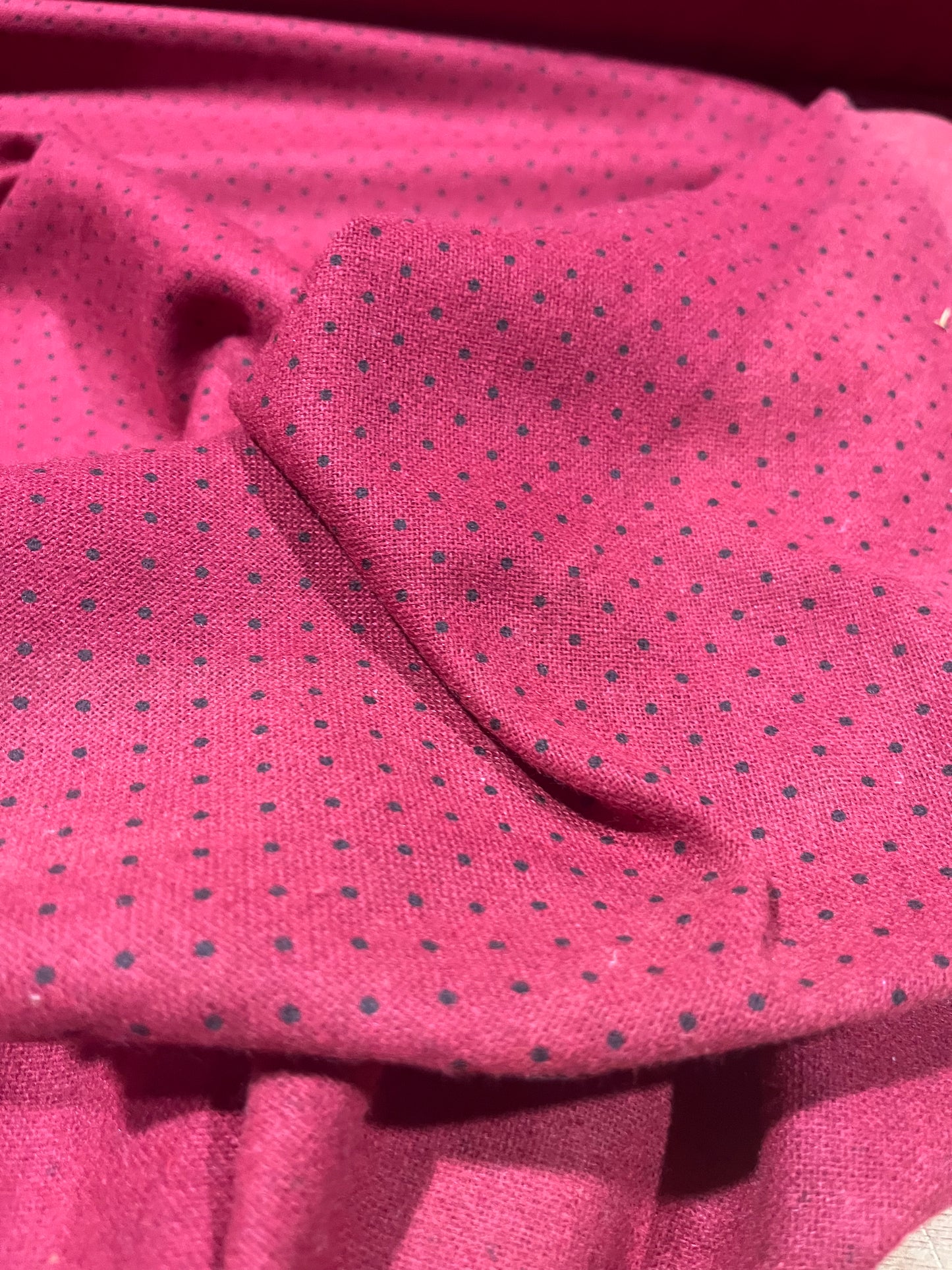 D01 Simonetta 125 wool with dots