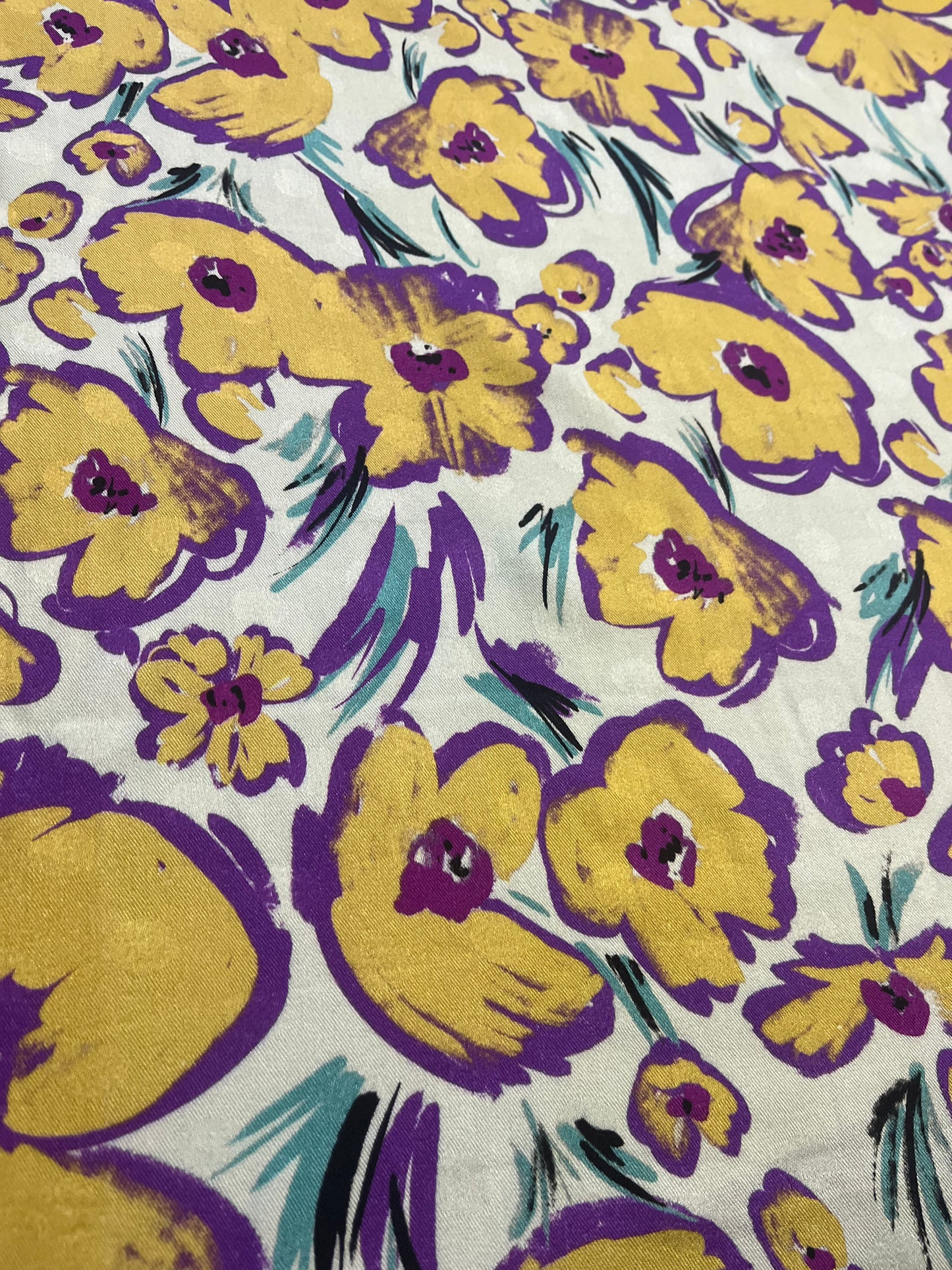 XII 063 warm viscose twill print purple/yellow flowers