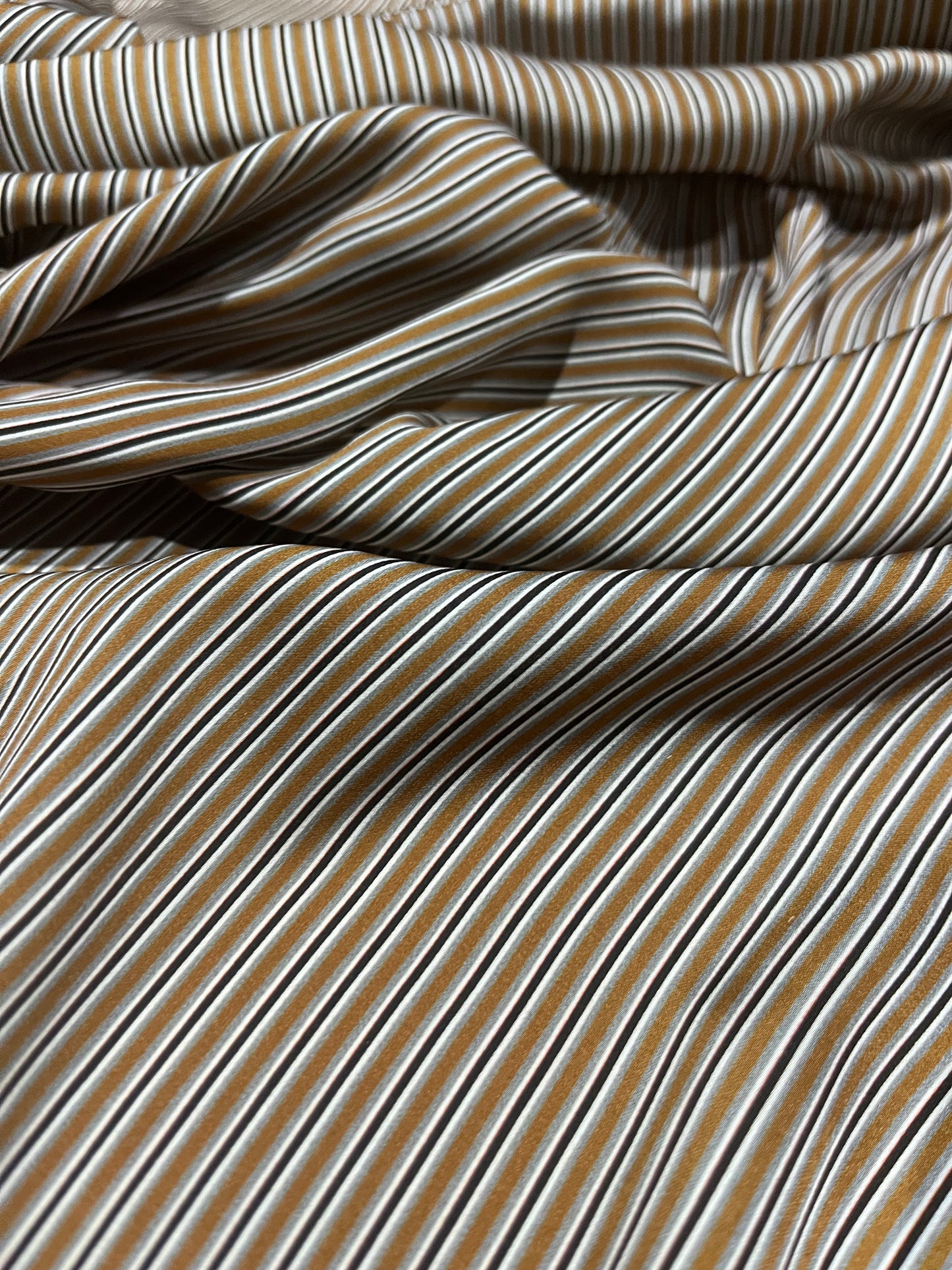 D01 Simonetta 140 stripe on satin