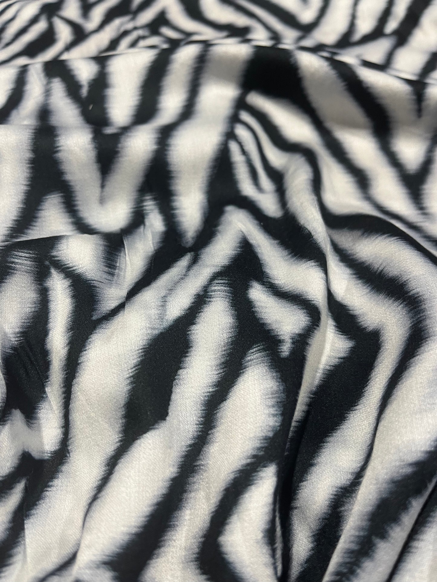 A01 Simonetta 155 viscose animalier