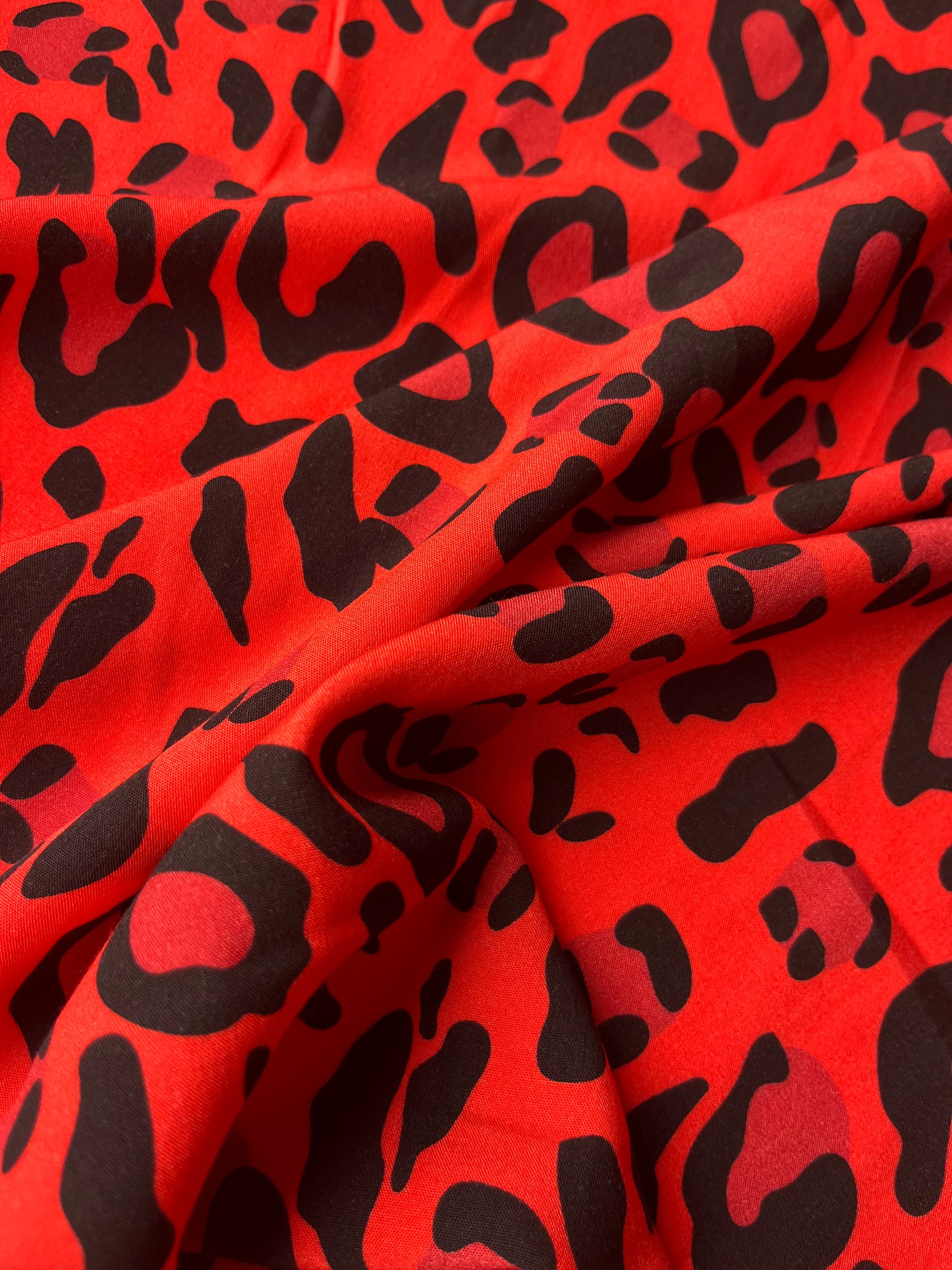 JUNO 023 twill viscose red/black leopard