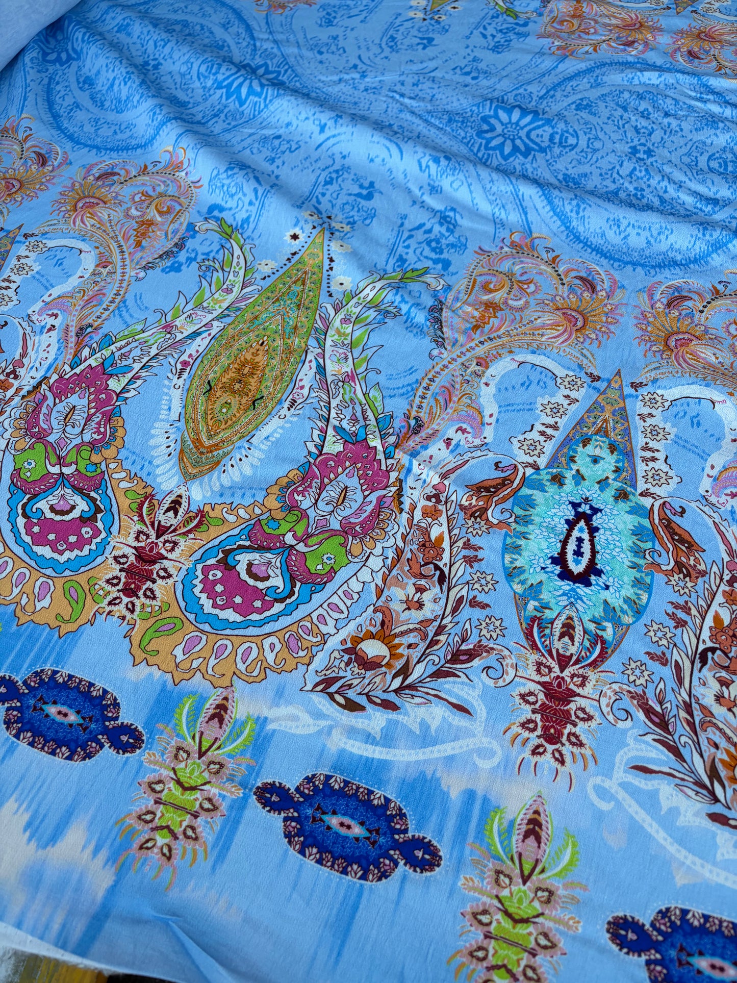 AXEL 004 light blue double border cashemere print viscose crêpe