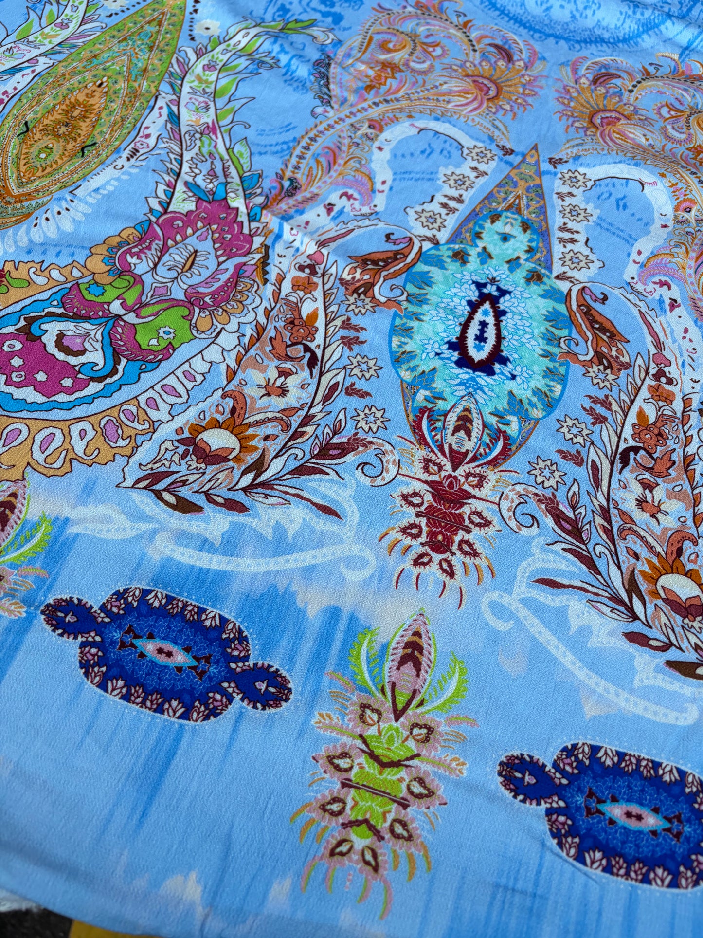 AXEL 004 light blue double border cashemere print viscose crêpe