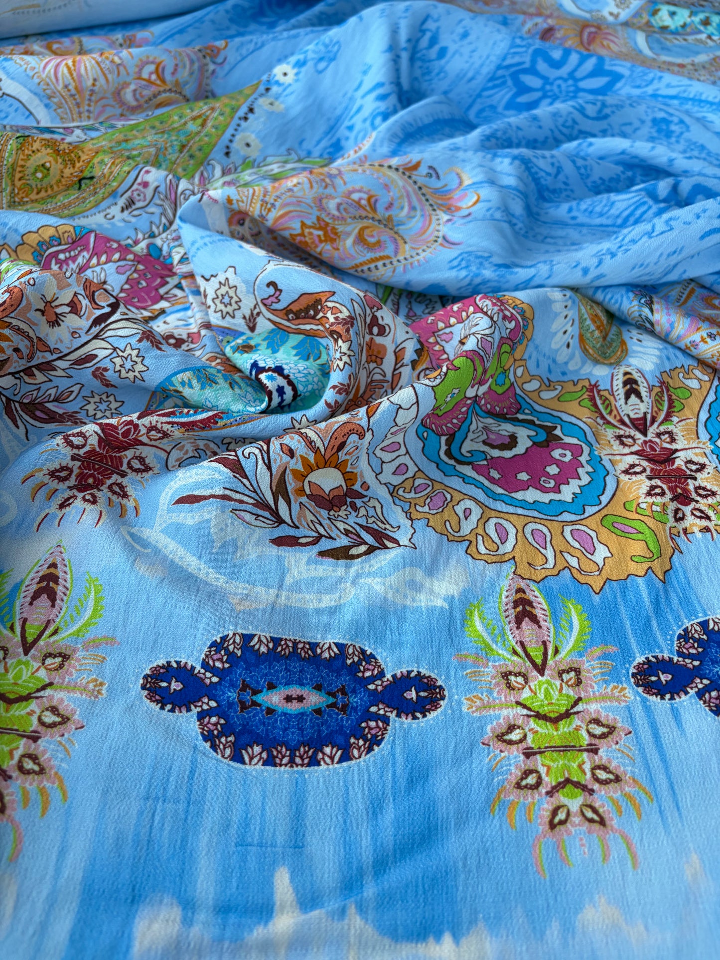 AXEL 004 light blue double border cashemere print viscose crêpe