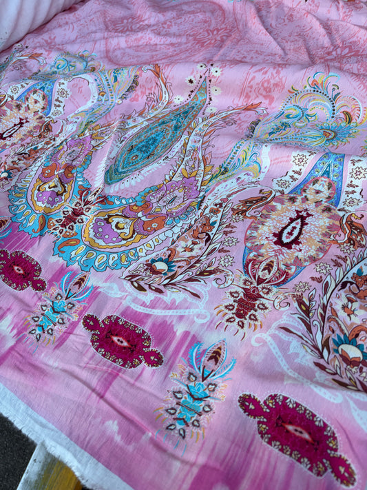 AXEL 005 pink double border cashemere print viscose crêpe