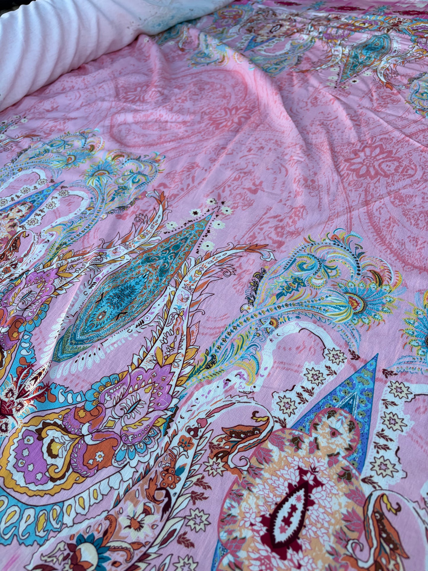 AXEL 005 pink double border cashemere print viscose crêpe