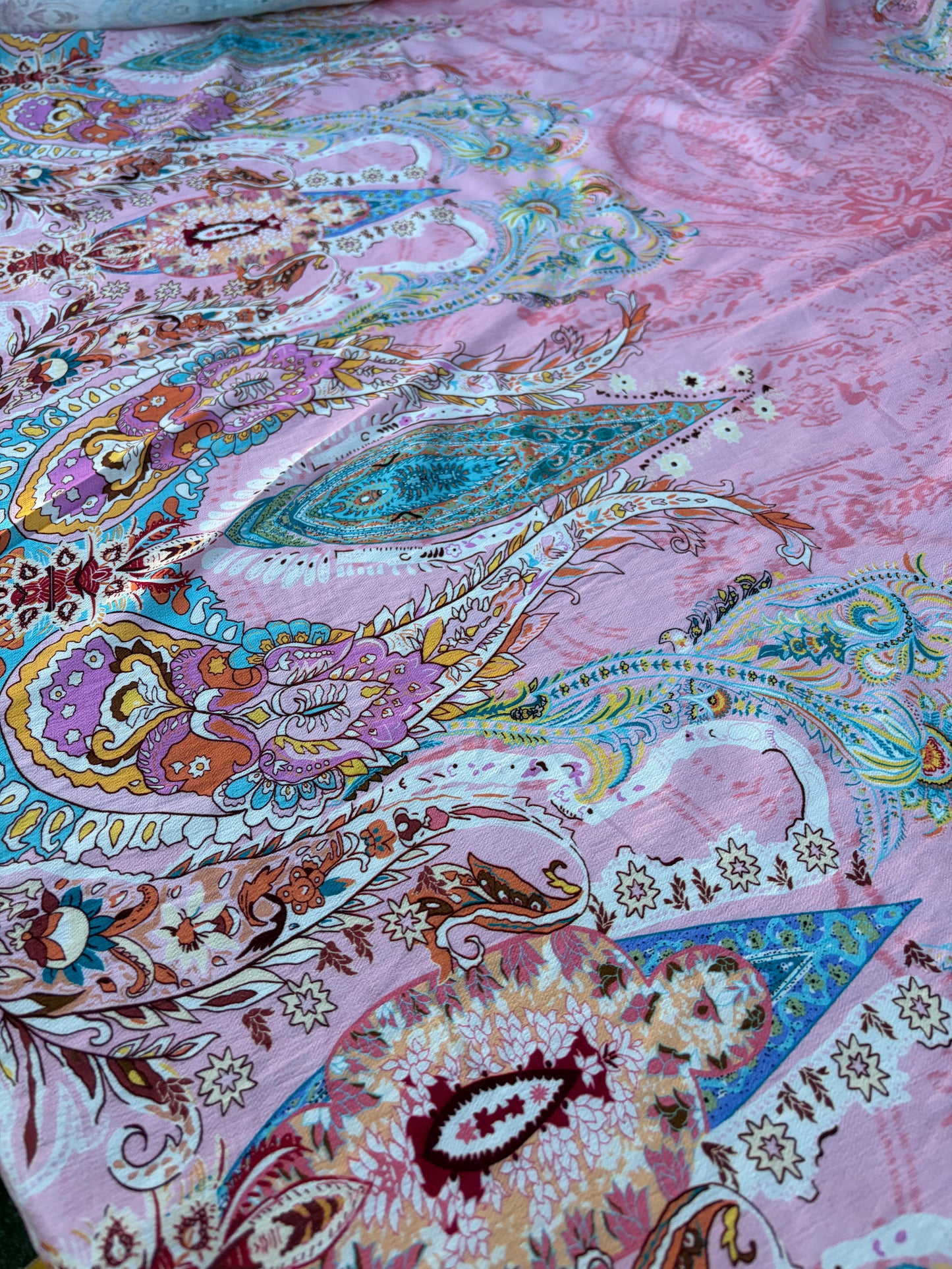 AXEL 005 pink double border cashemere print viscose crêpe