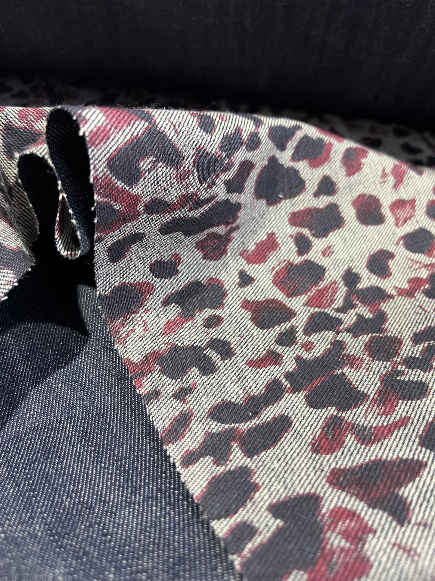 F01 stretch denim with animalier print