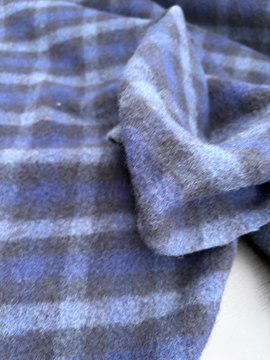 B.ROSE 023 heavy wool check navy