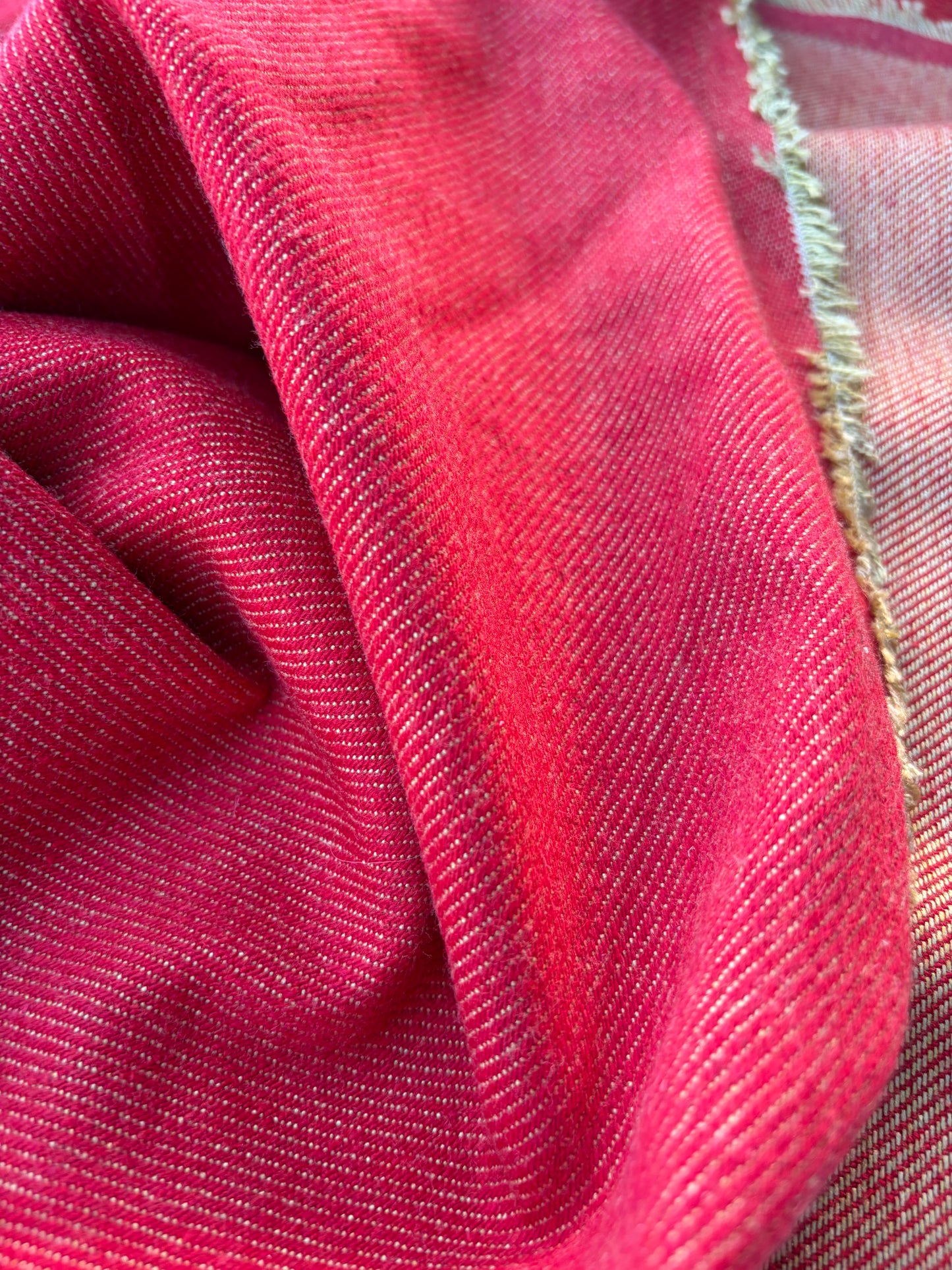 AXEL 010 red wool jeans