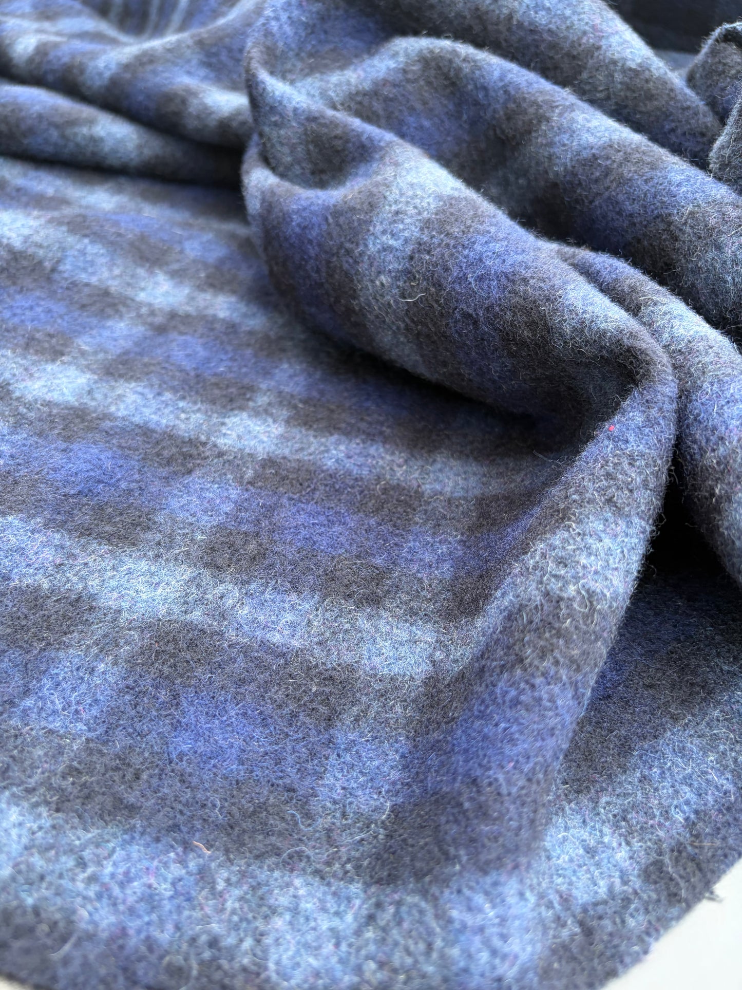 B.ROSE 023 heavy wool check navy