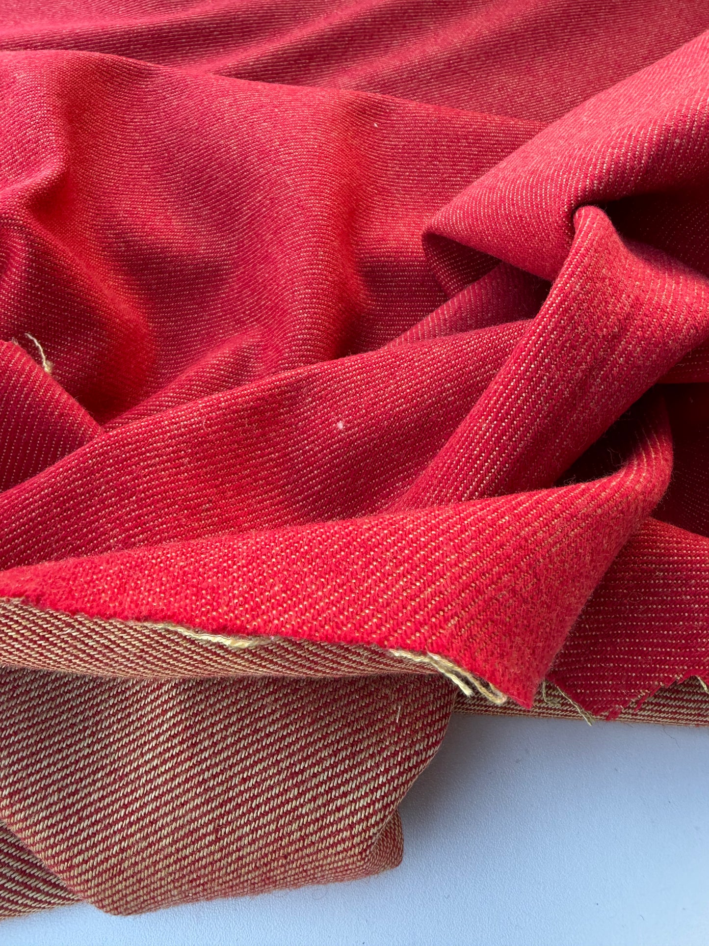 AXEL 010 red wool jeans