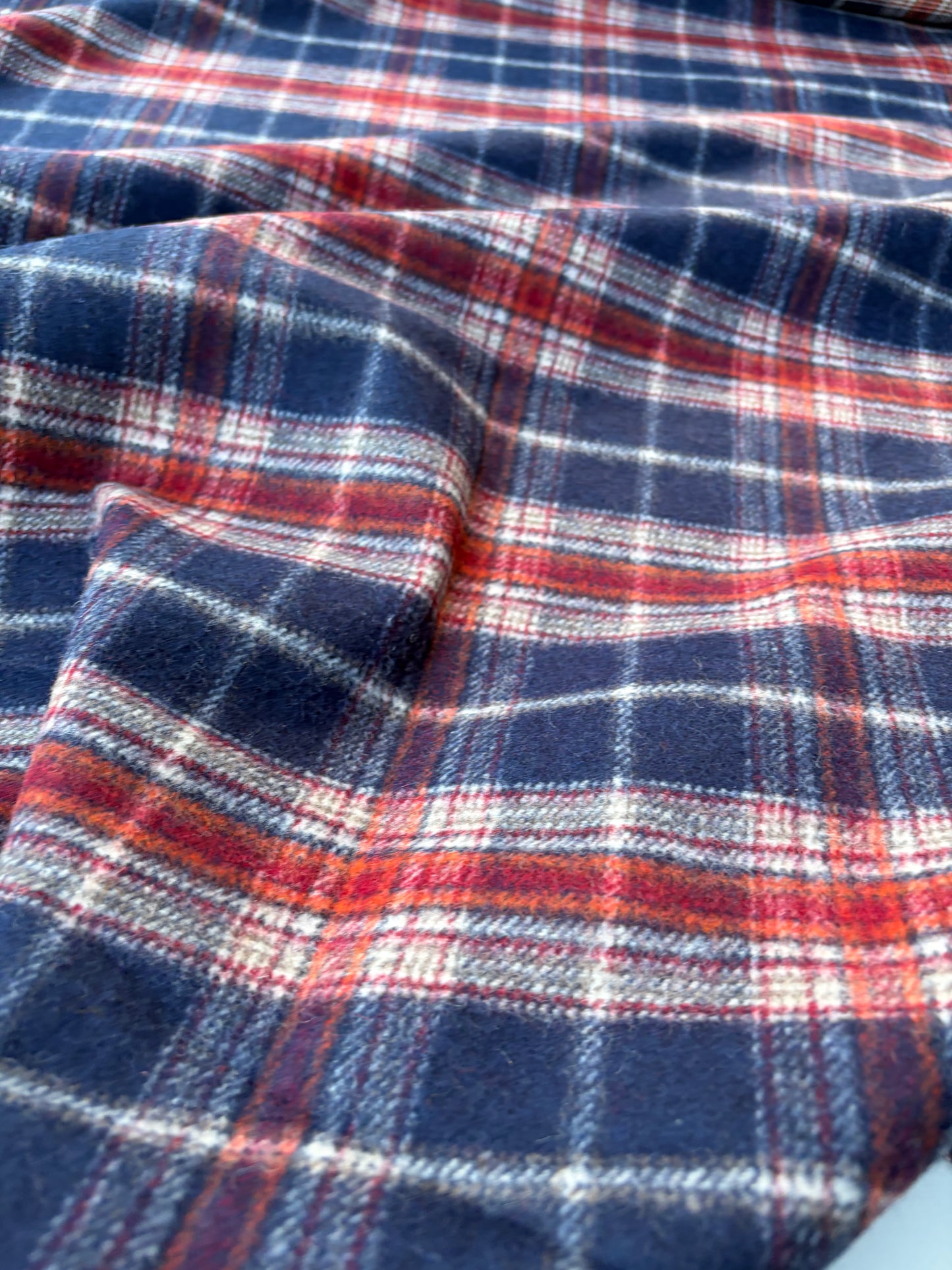 AXEL 012 navy/red checkered wool flannel