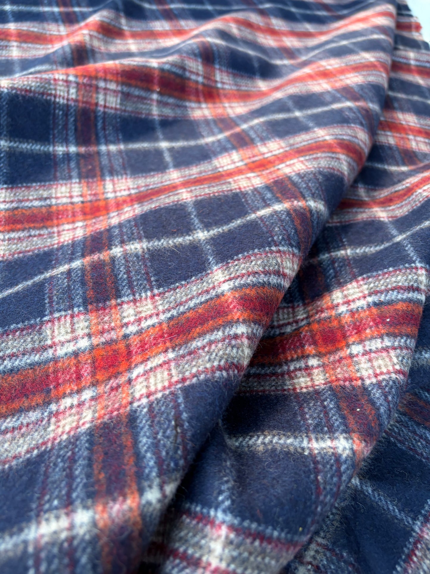 AXEL 012 navy/red checkered wool flannel