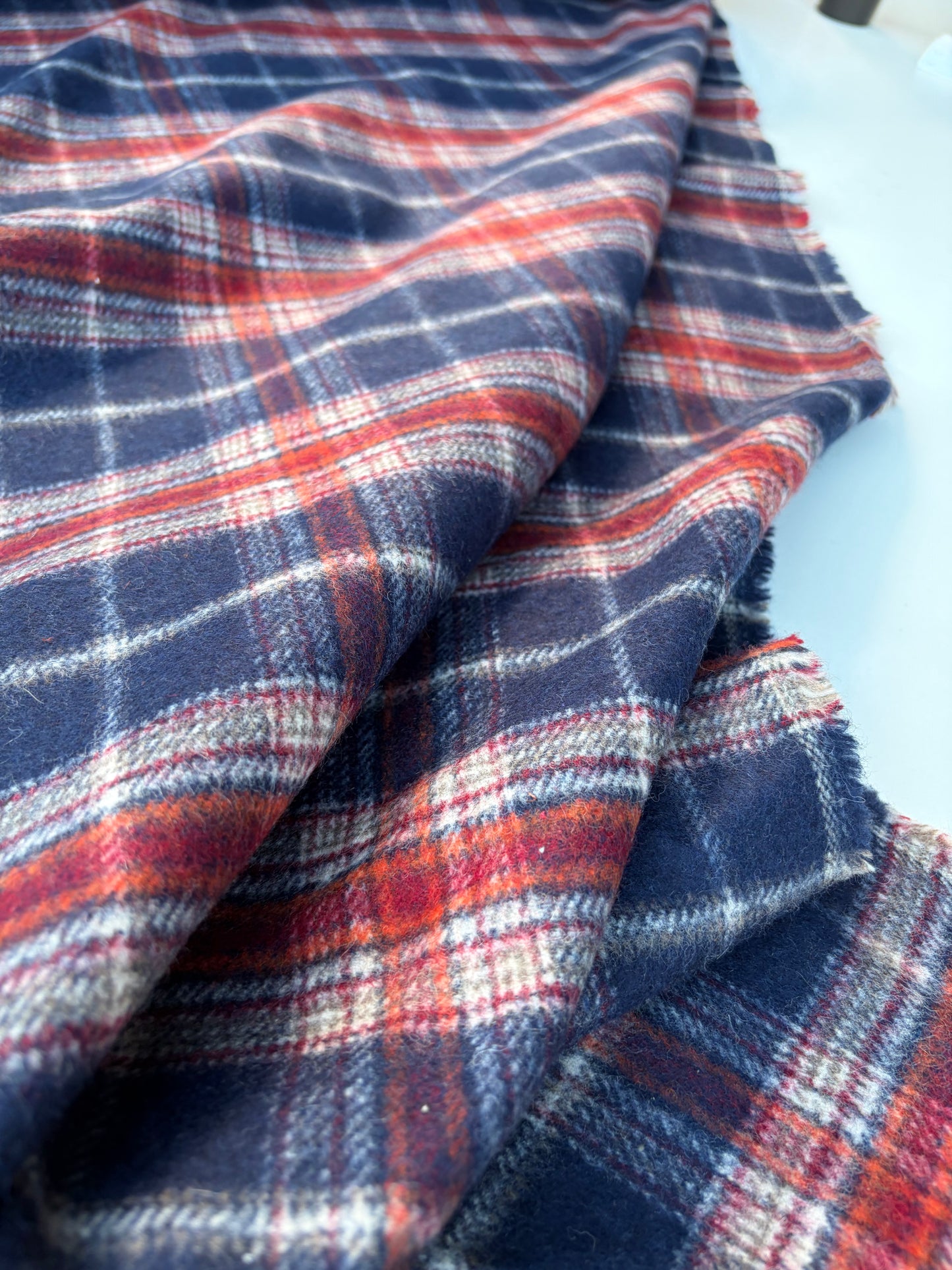 AXEL 012 navy/red checkered wool flannel