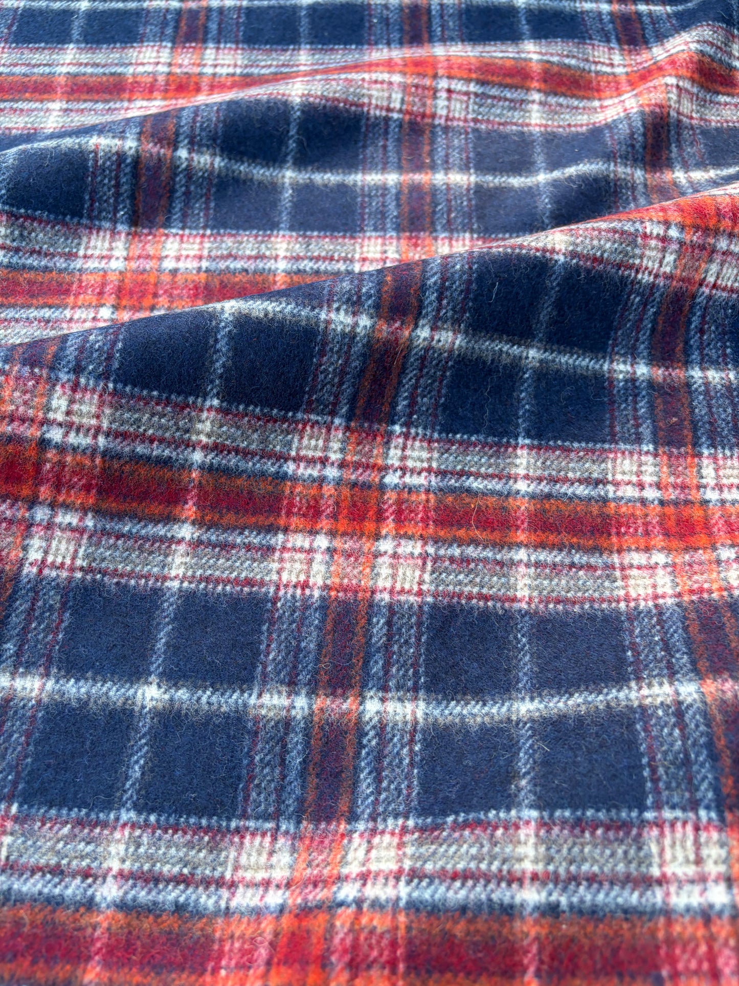AXEL 012 navy/red checkered wool flannel