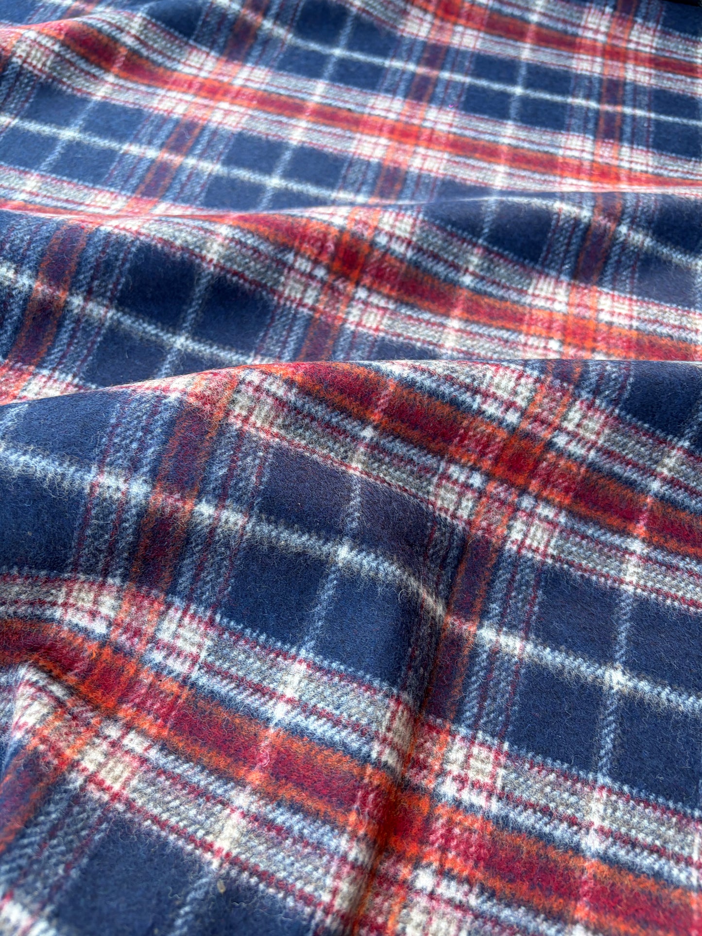AXEL 012 navy/red checkered wool flannel