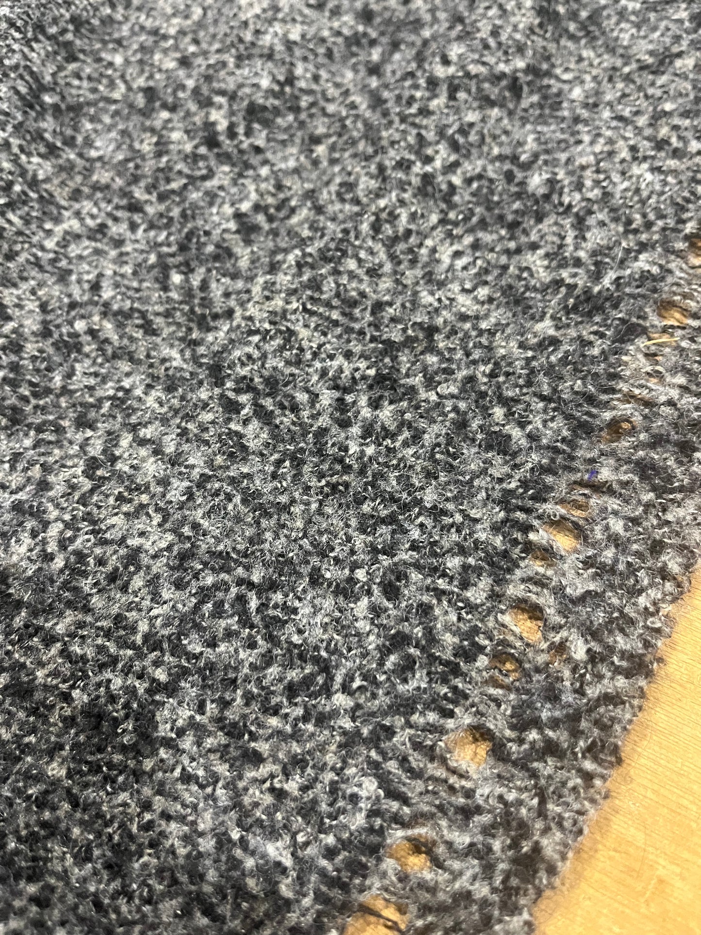 B02 wool bouclette XL grey mélange