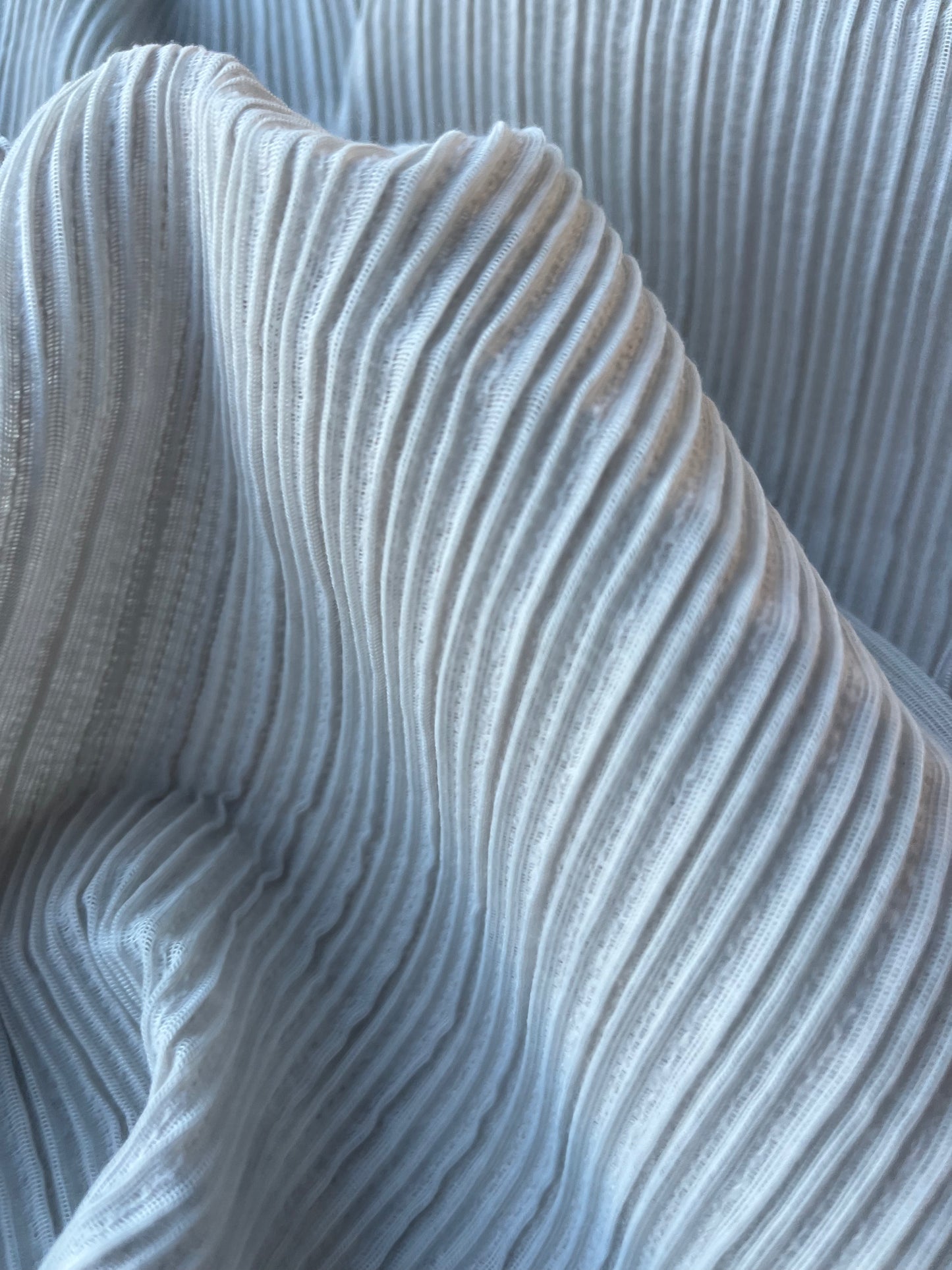 JUNO 035 gauze pleated Issey foggy grey