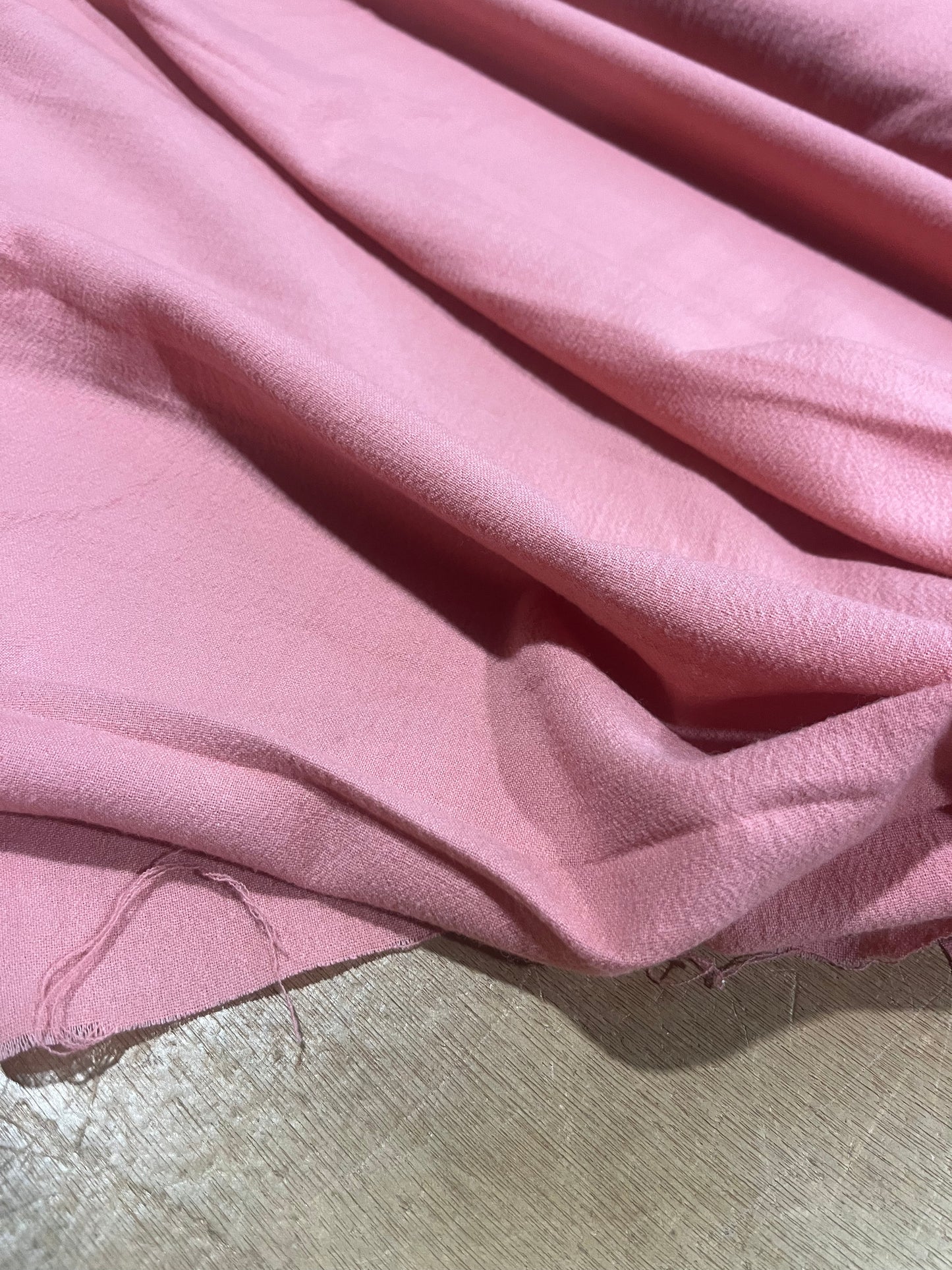 G00 Wool crêpe stretch pink