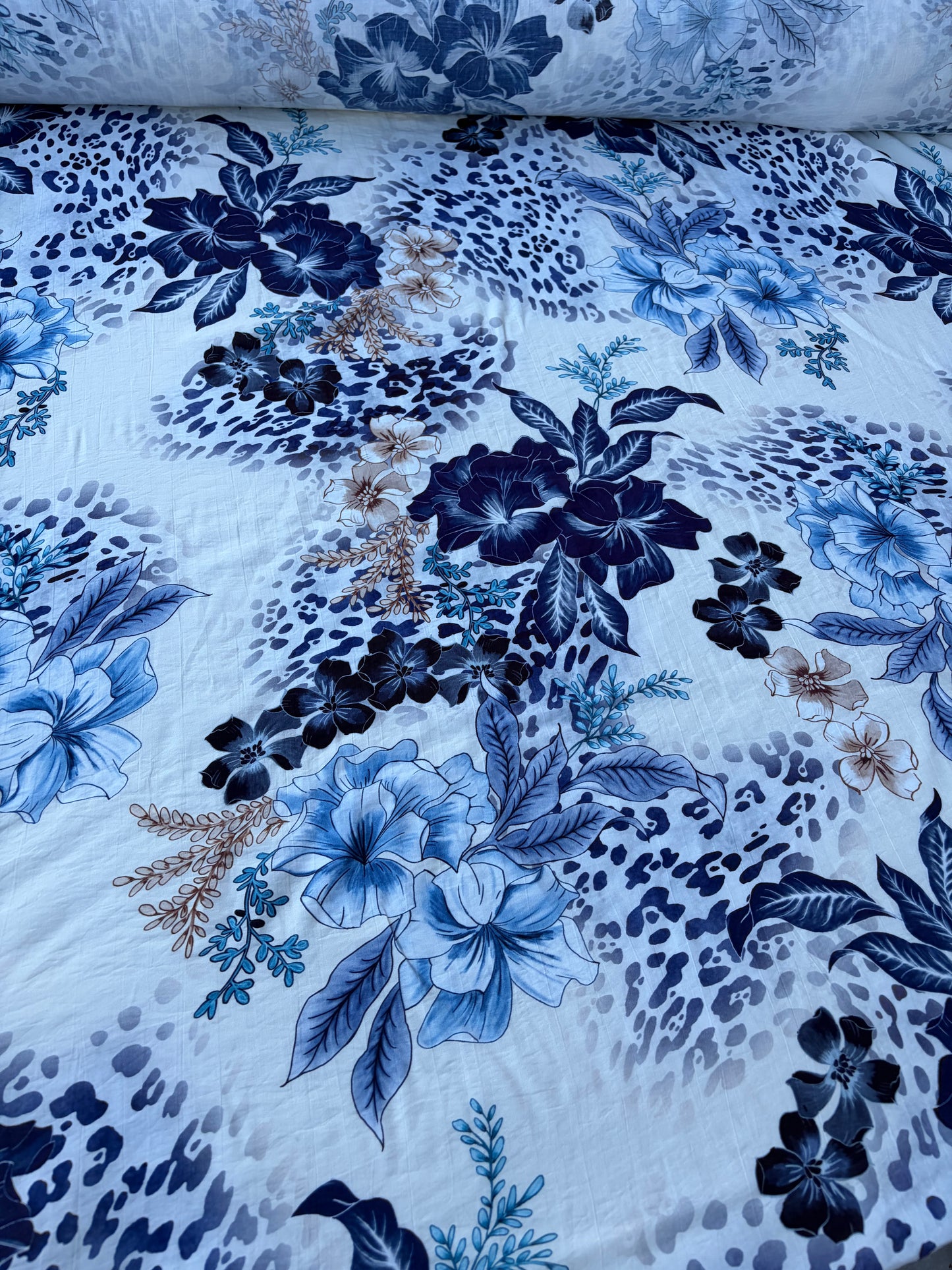 AXEL 015 flowers and animals  viscose crêpe