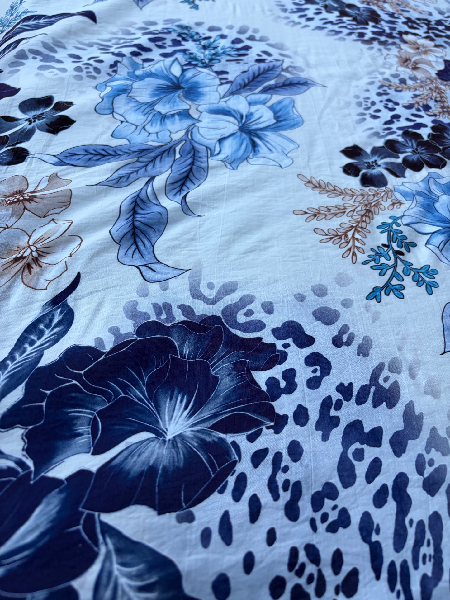 AXEL 015 flowers and animals  viscose crêpe