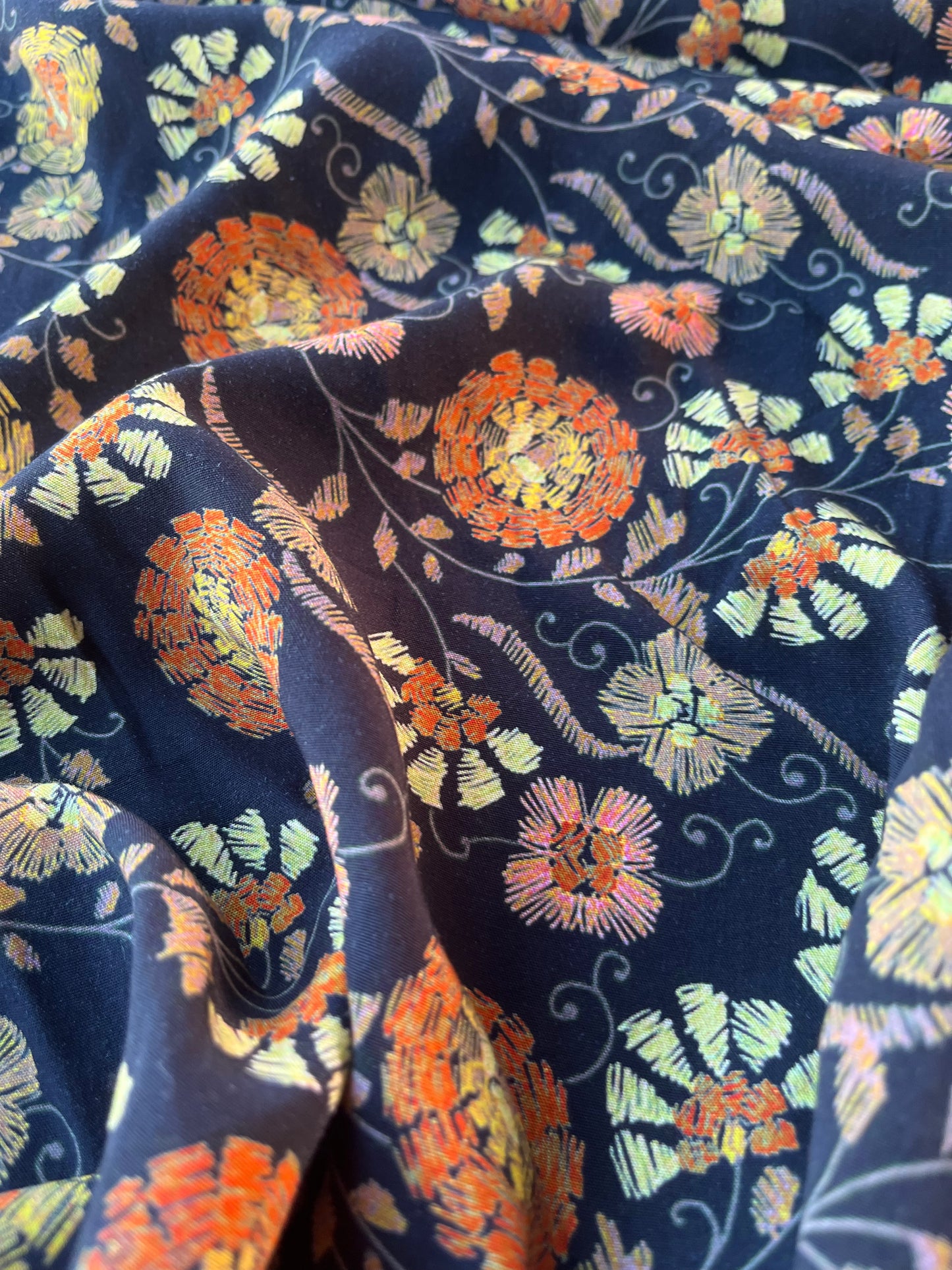 JUNO 038 twill viscose folklore flower