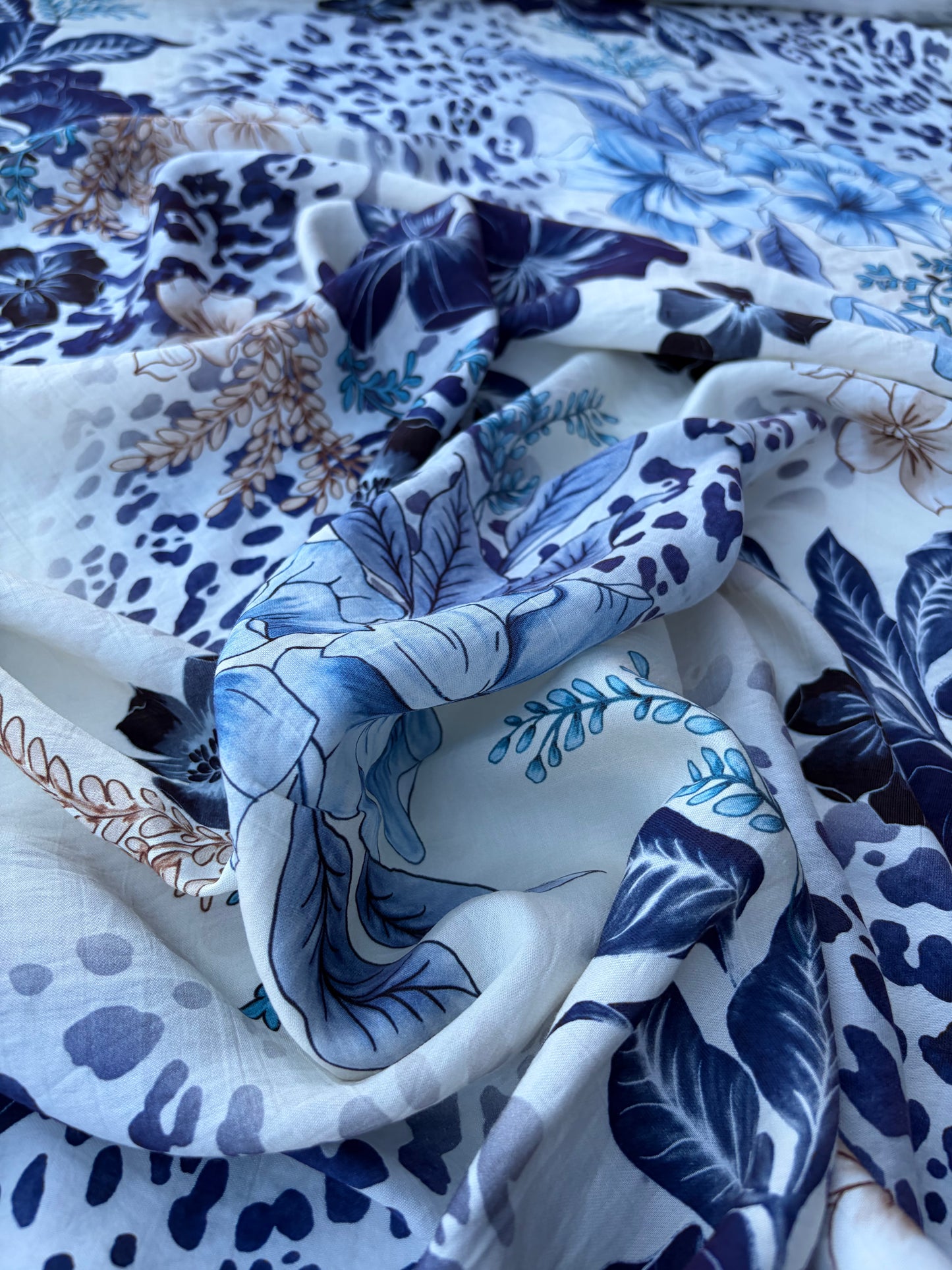 AXEL 015 flowers and animals  viscose crêpe