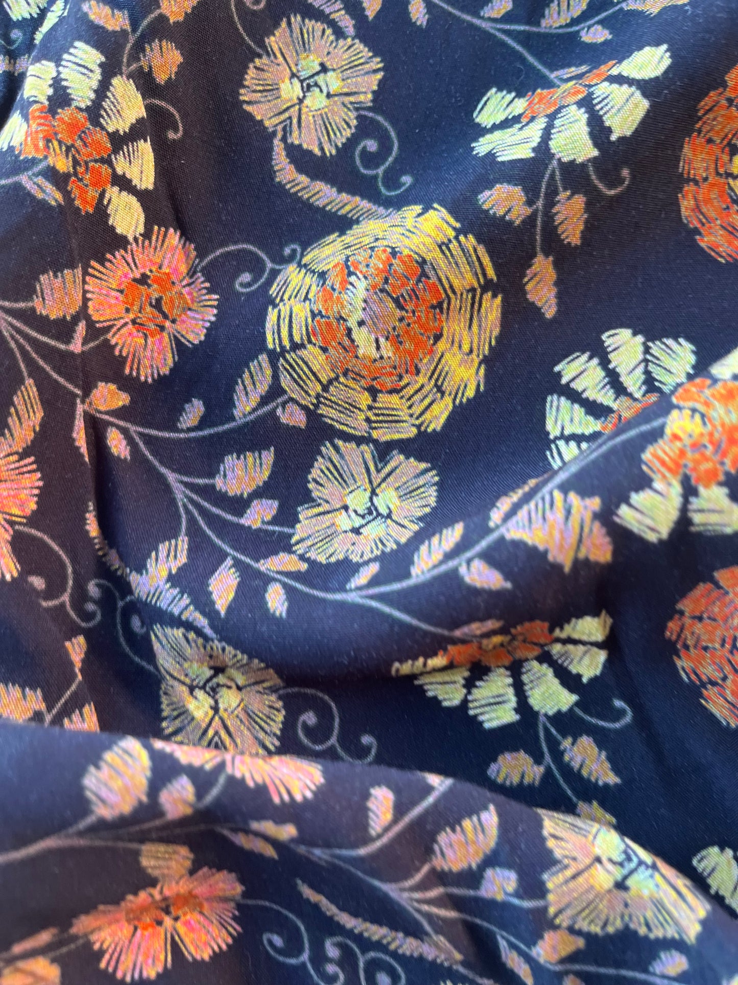 JUNO 038 twill viscose folklore flower