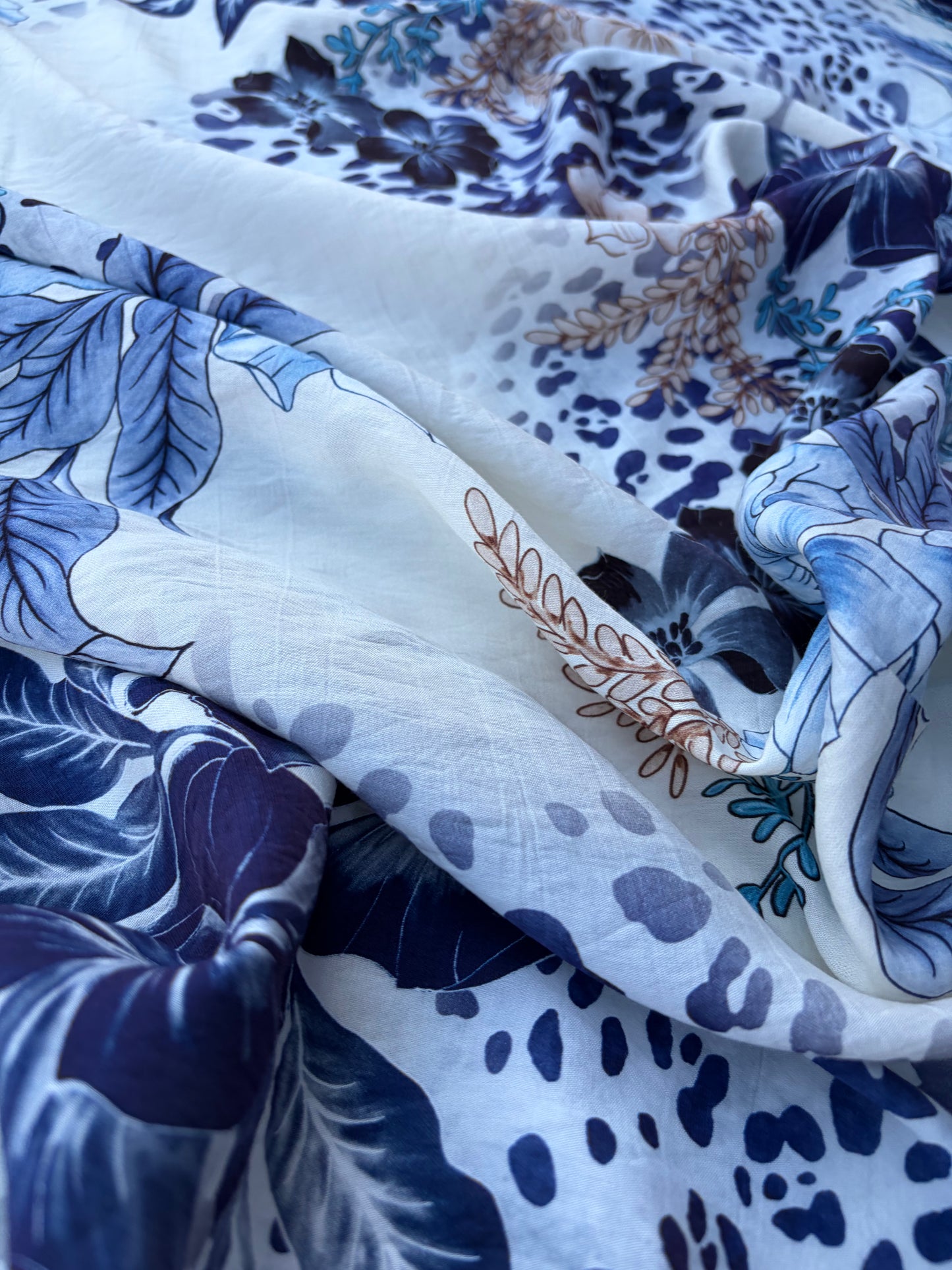 AXEL 015 flowers and animals  viscose crêpe