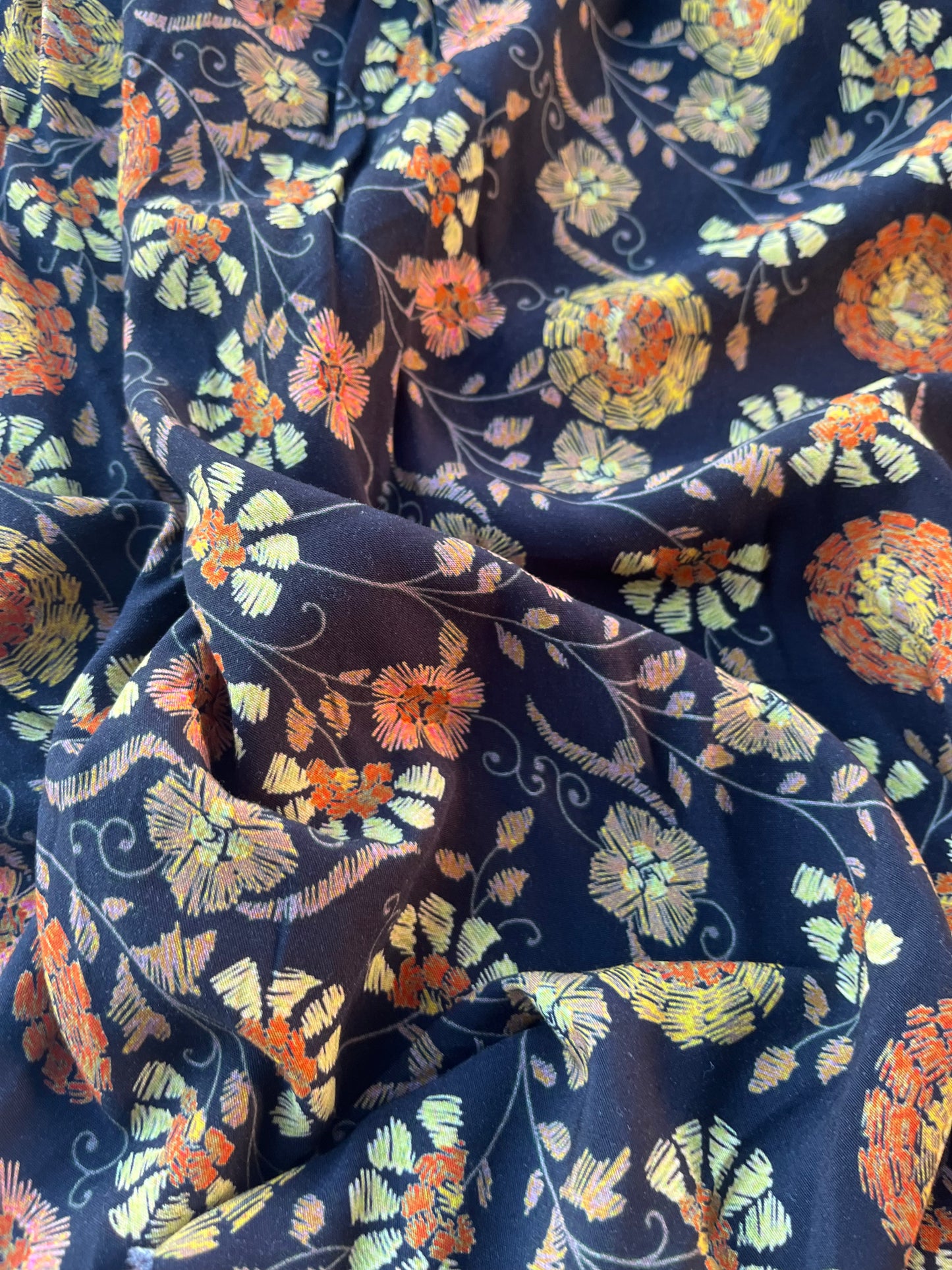 JUNO 038 twill viscose folklore flower