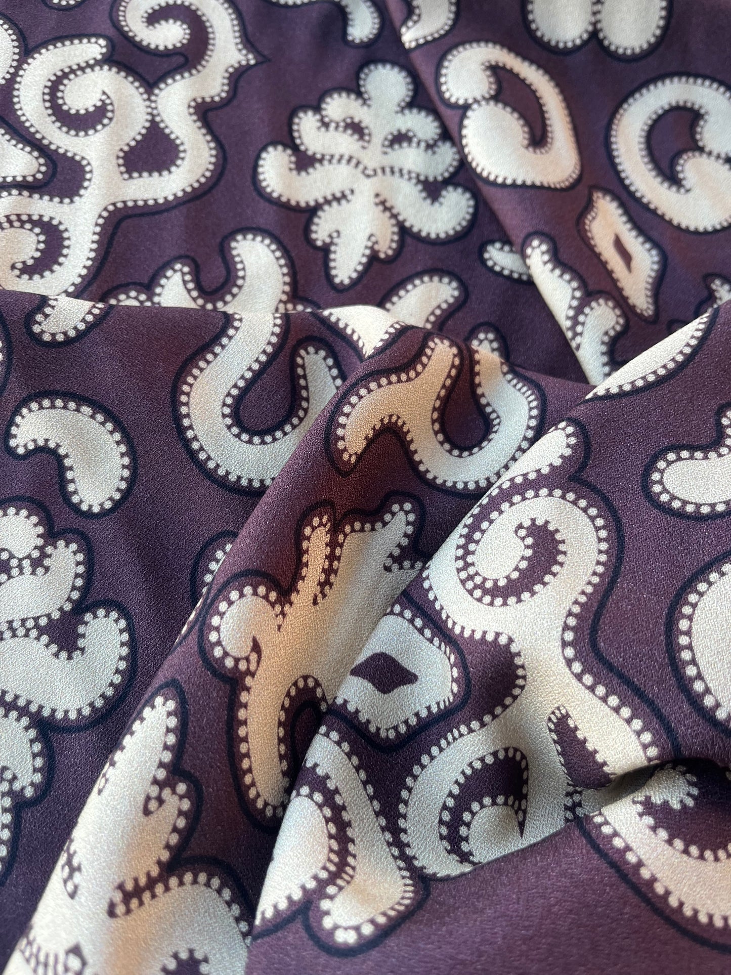 JUNO 040  crêpe viscose ornamental print